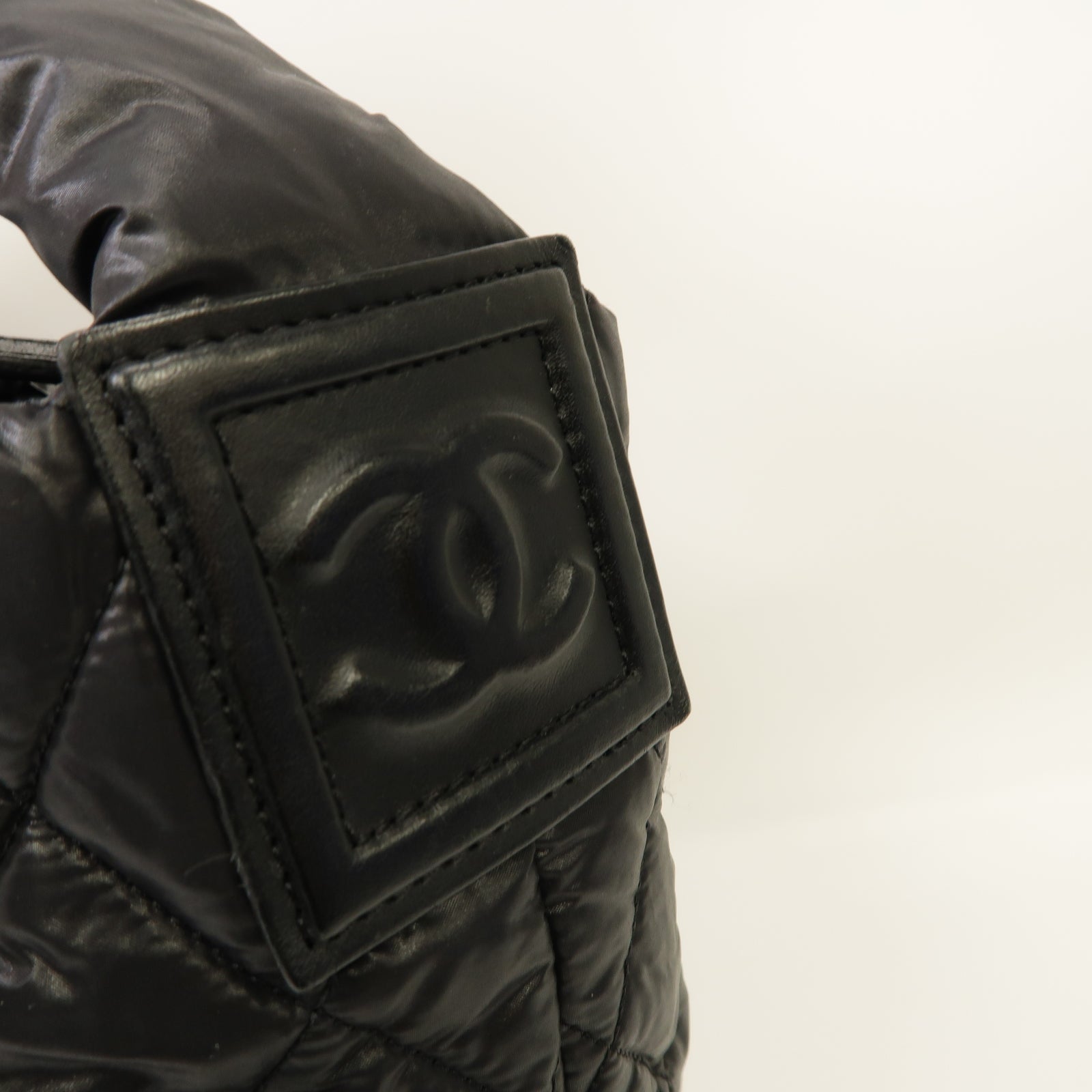 CHANEL 菱格尼龍Shoulder Bag銀扣肩背袋黑色