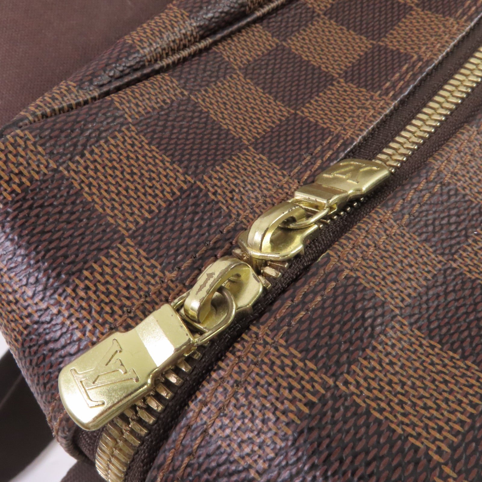 LOUIS VUITTON Damier Ebene Naviglio Shoulder Bag金扣肩背袋啡色