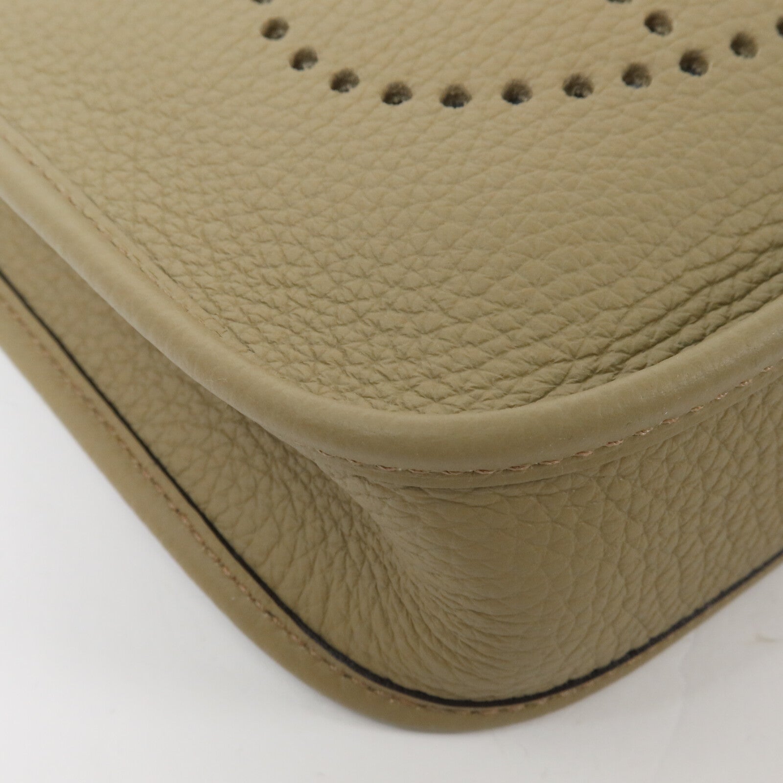 HERMES Clemence皮革Evelyne TPM肩背袋Beige Marfa