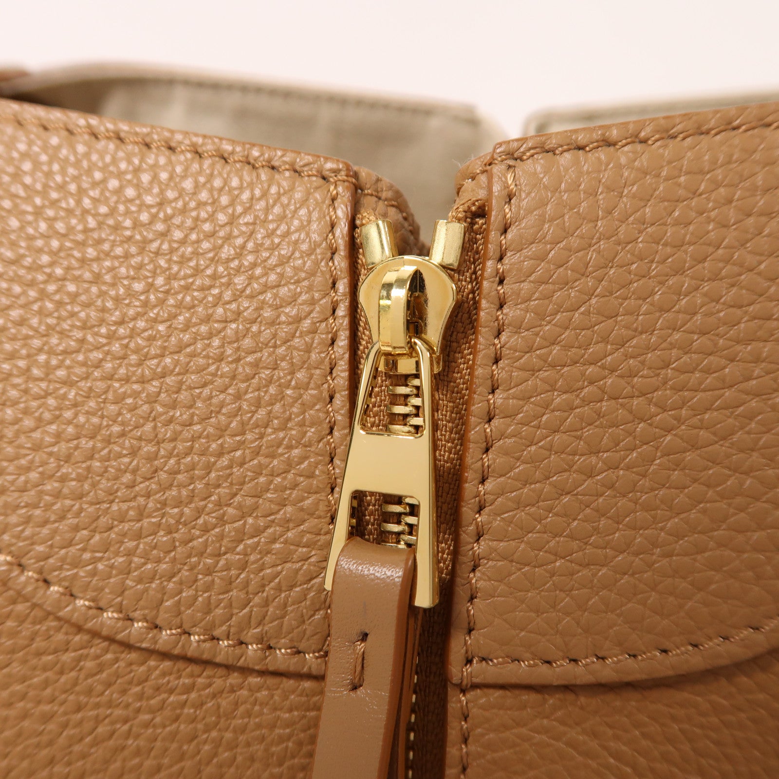 LOEWE 牛皮皮革Compact Hammock Bag金扣手挽肩背兩用袋