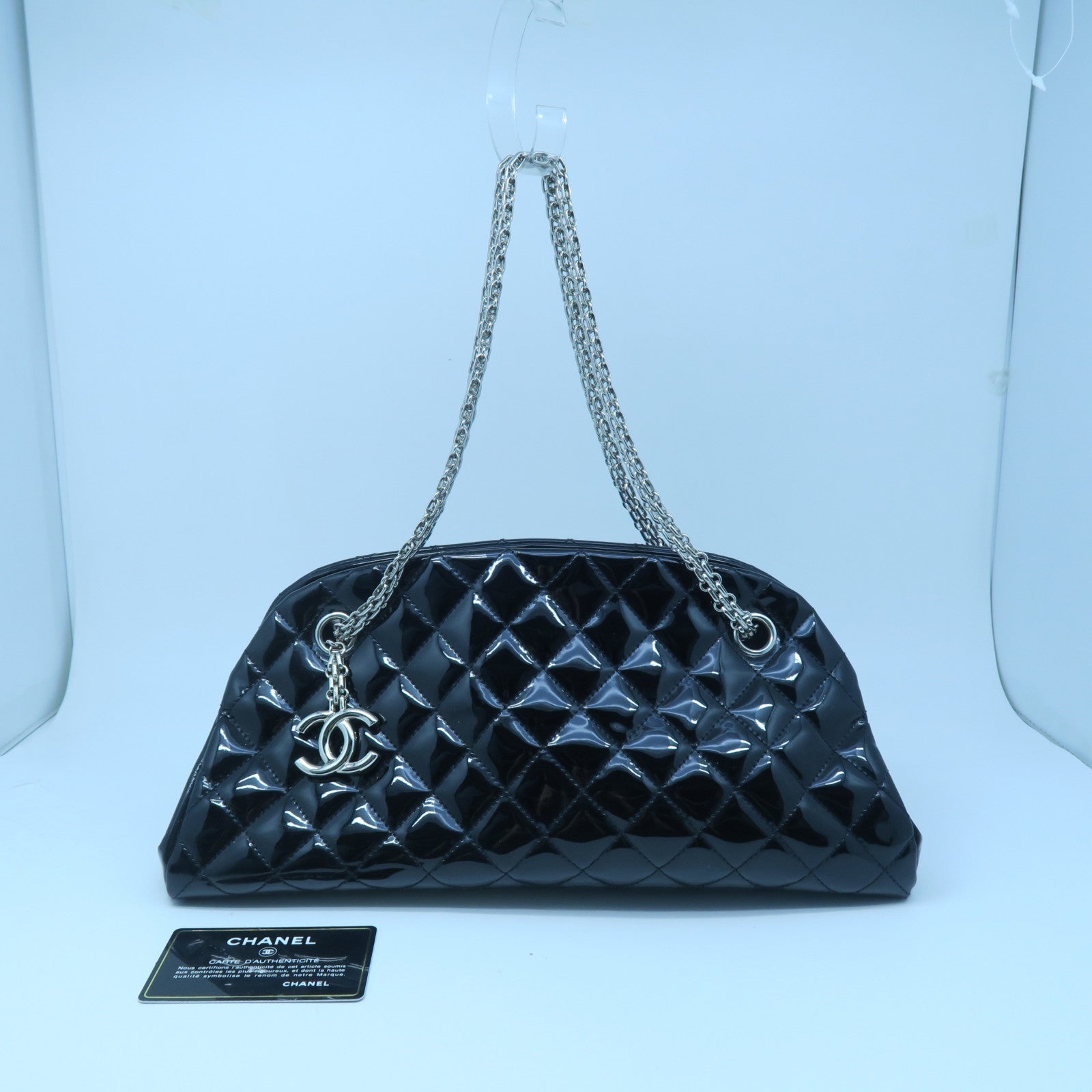 CHANEL diamond patent leather Chain Shoulder silver buckle chain shoulder bag black