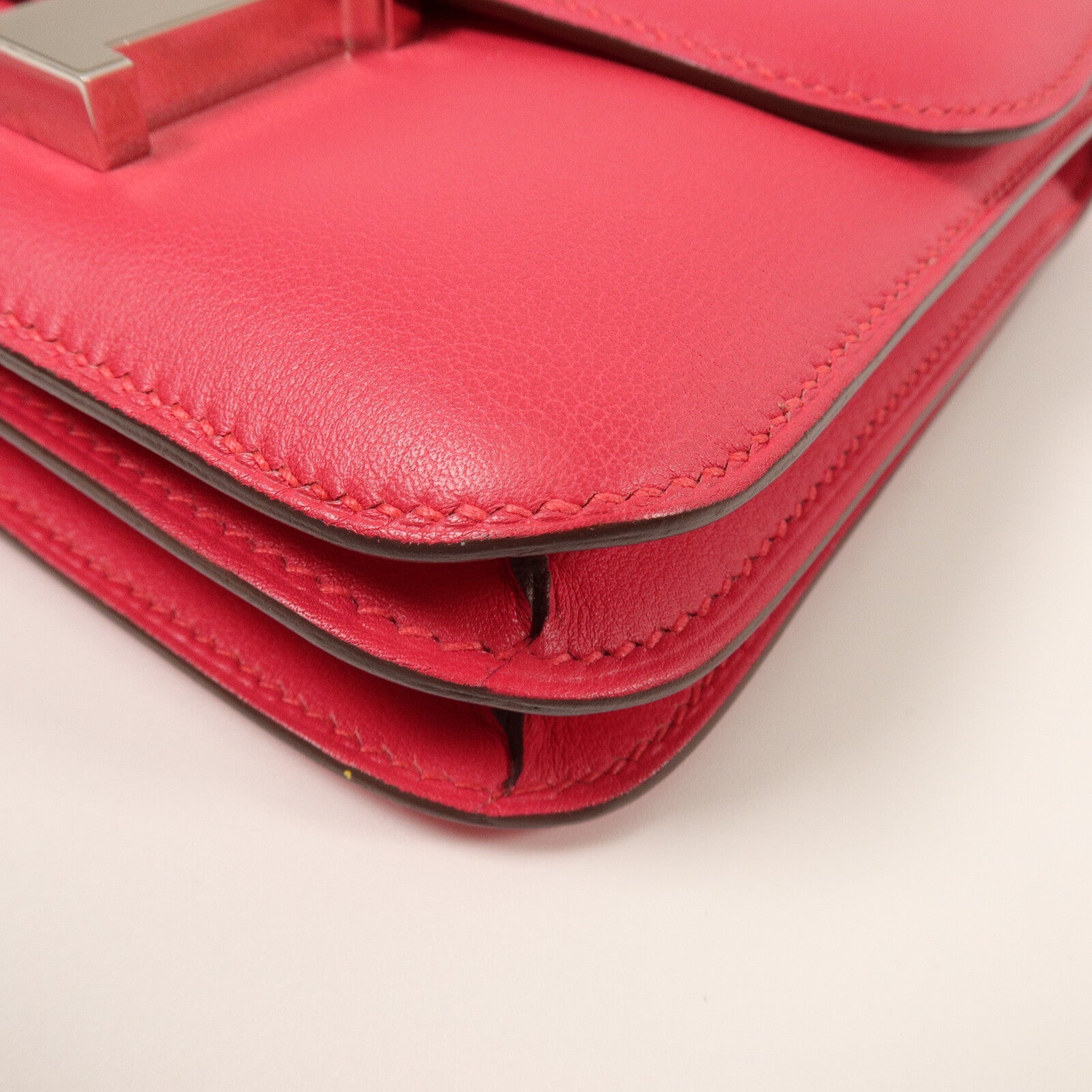 HERMES Swift皮革Constance Mini肩背袋Rose Extremt