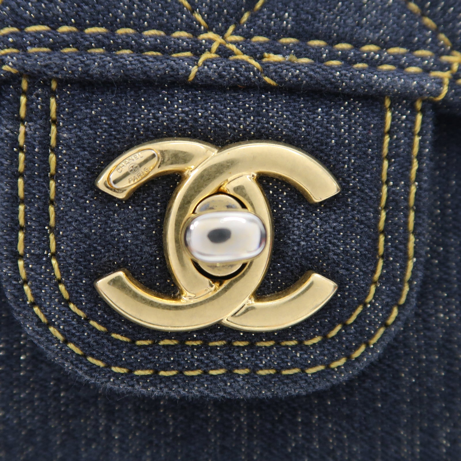 CHANEL 菱格牛仔布Chain Shoulder金扣鏈帶肩背袋藍色