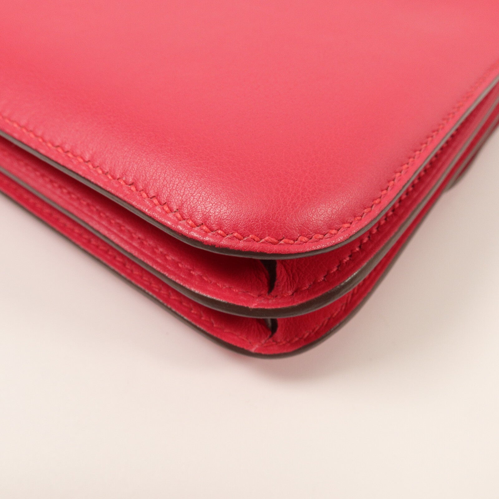 HERMES Swift皮革Constance Mini肩背袋Rose Extremt