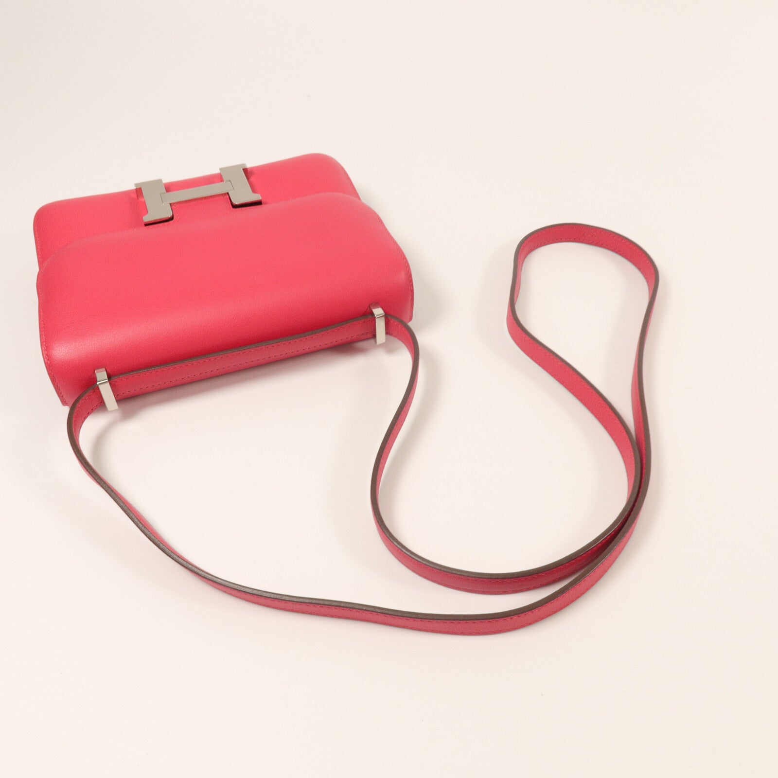 HERMES Swift皮革Constance Mini肩背袋Rose Extremt