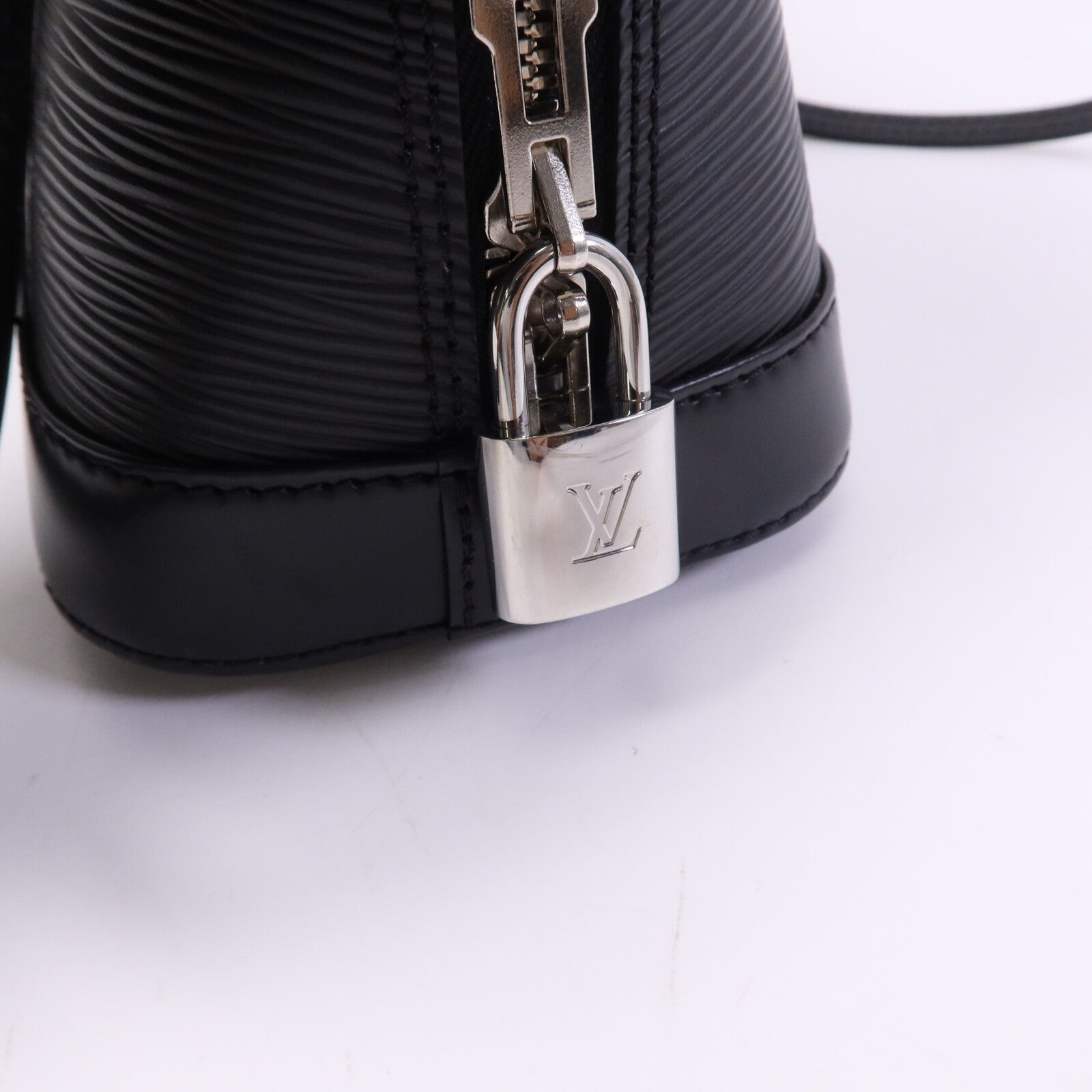 LOUIS VUITTON Epi Alma BB銀扣手挽肩背兩用袋