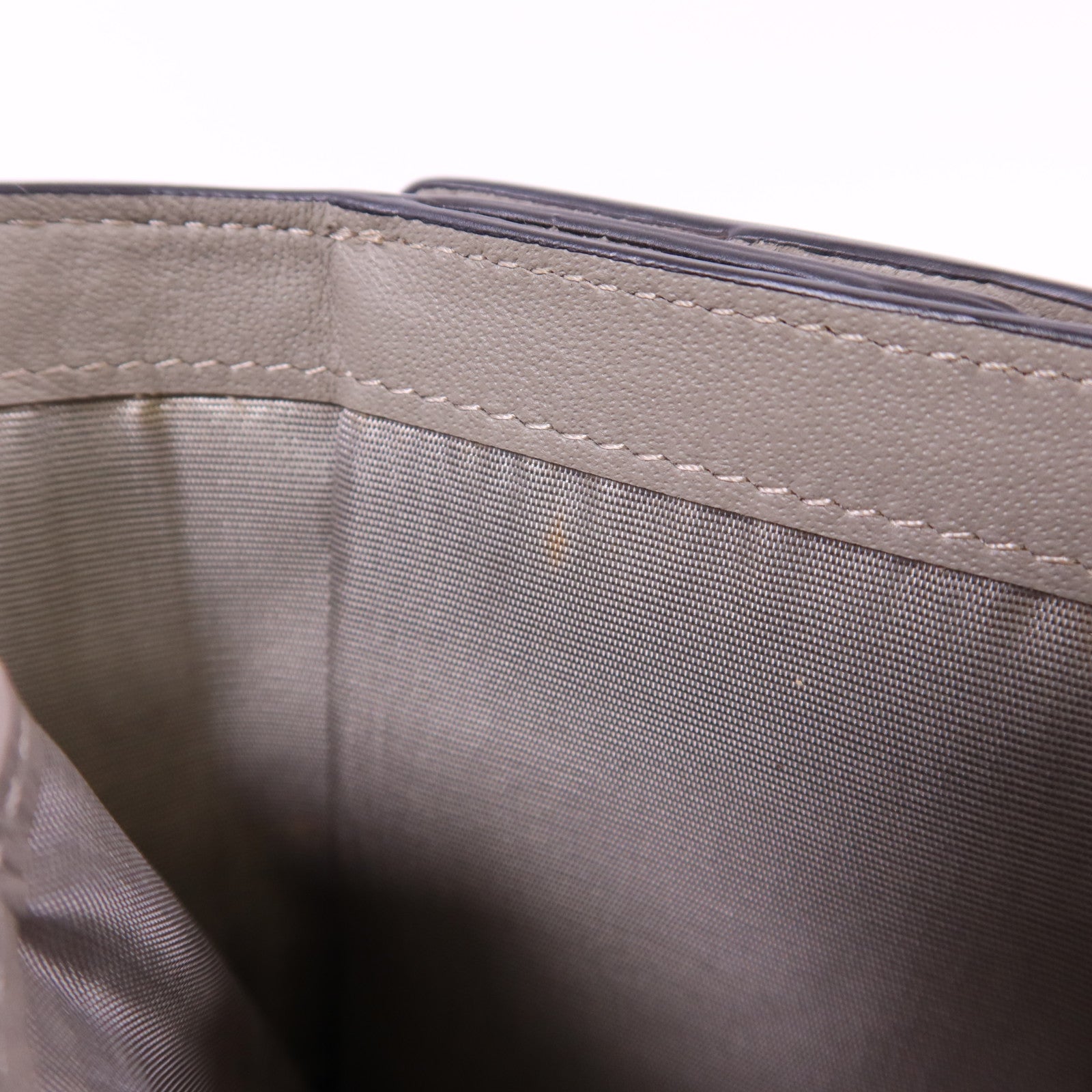 Furla 牛皮皮革Trifold Wallet金扣錢包