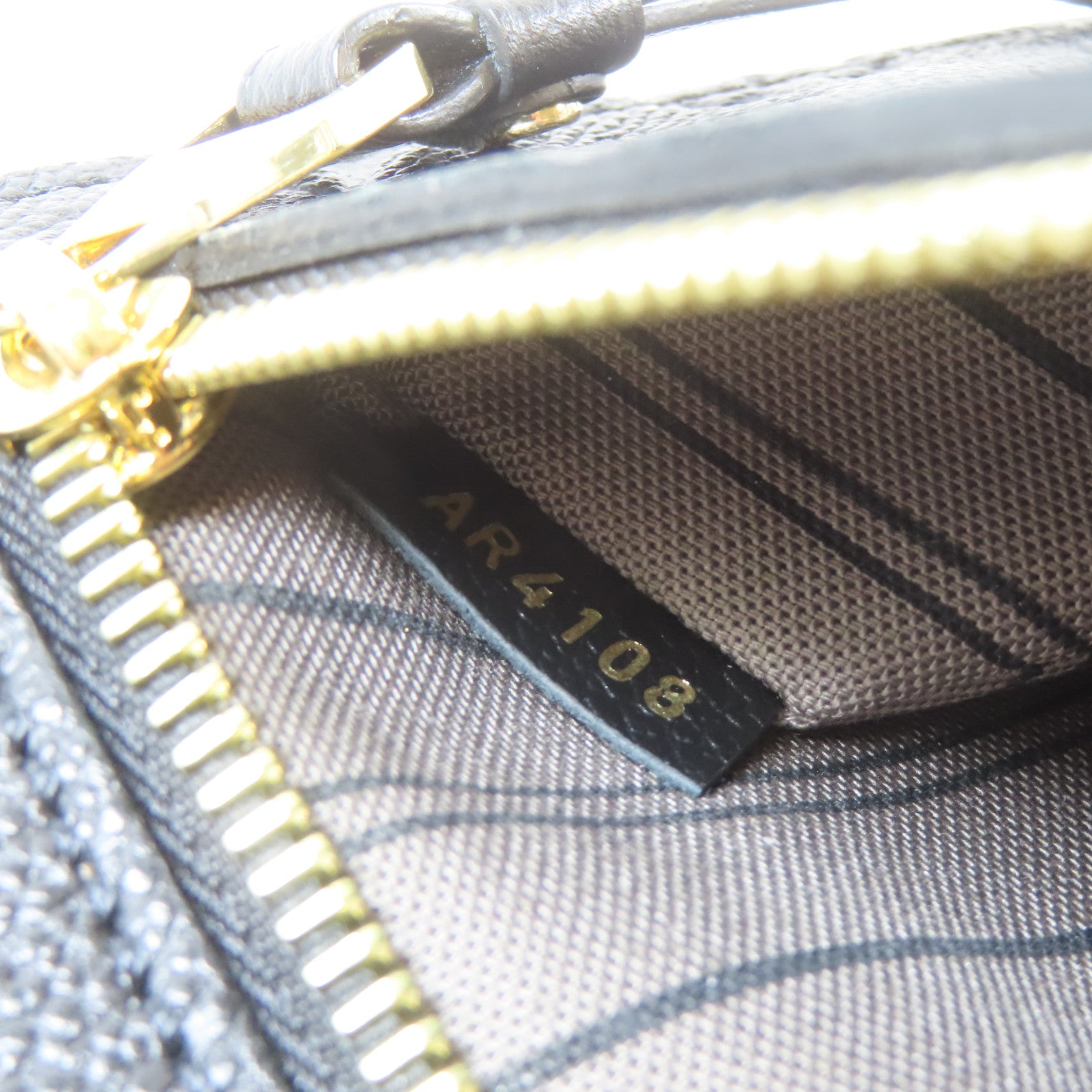 LOUIS VUITTON Monogram Empreinte Pochette Metis金扣手挽肩背兩用袋黑色