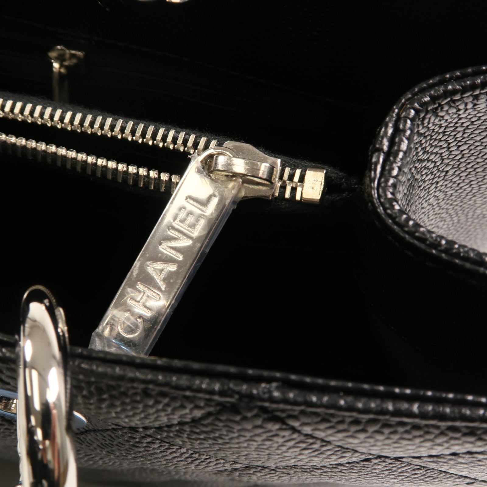 CHANEL 牛皮皮革GST Grand Shopping Tote Bag鏈帶肩背袋