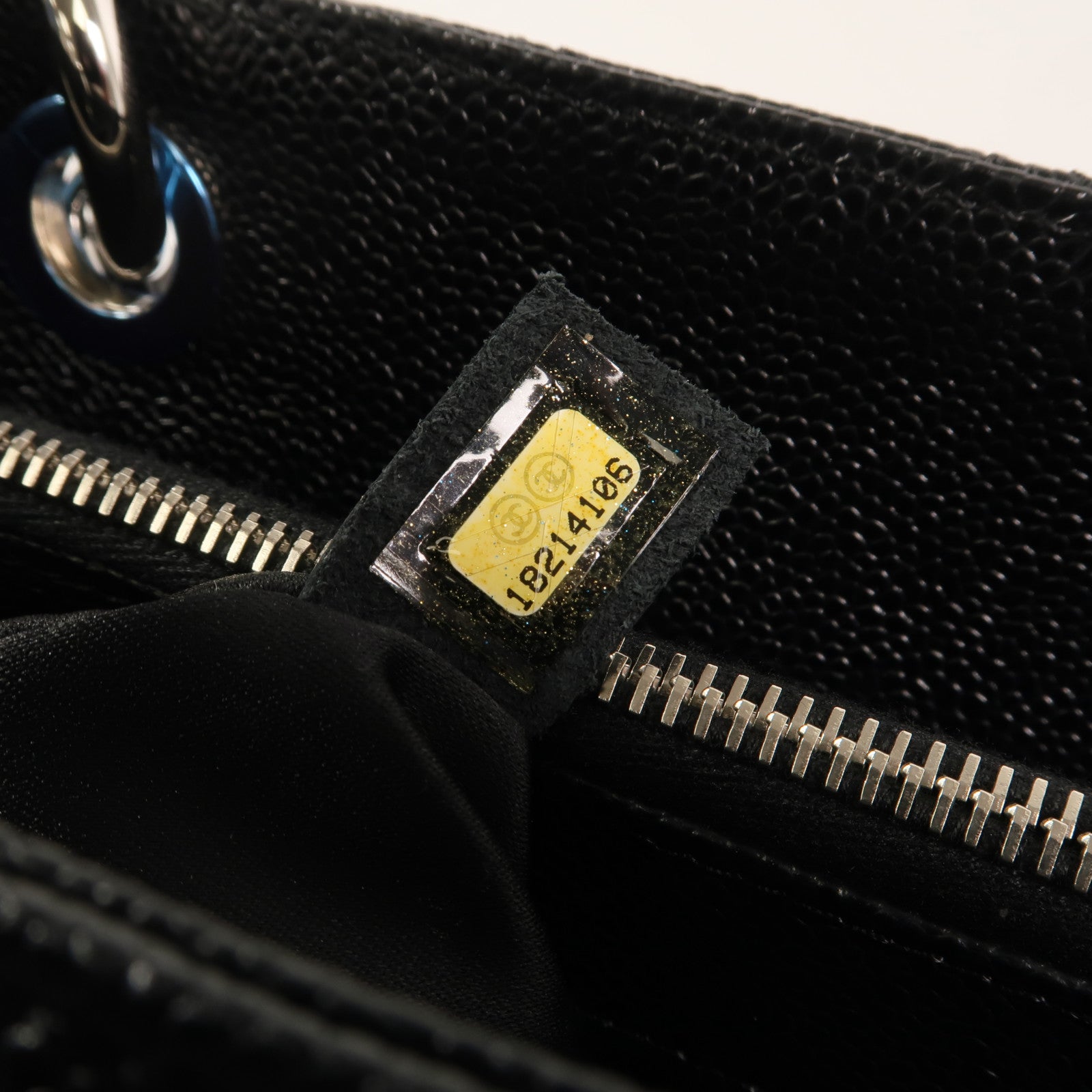 CHANEL 牛皮皮革GST Grand Shopping Tote Bag鏈帶肩背袋