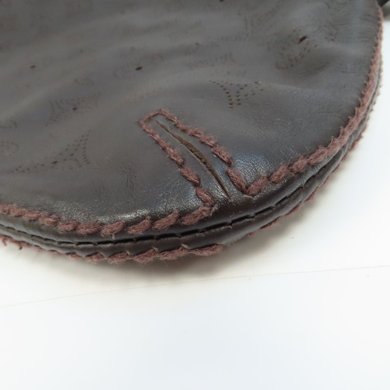 LOUIS VUITTON Monogram Mahina Pochette Onatah金扣肩背袋啡色
