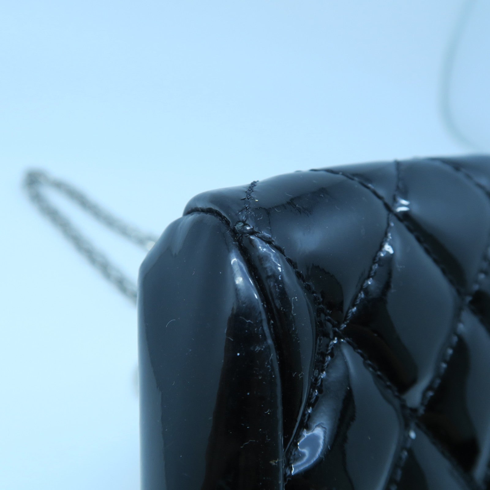 CHANEL diamond patent leather Chain Shoulder silver buckle chain shoulder bag black