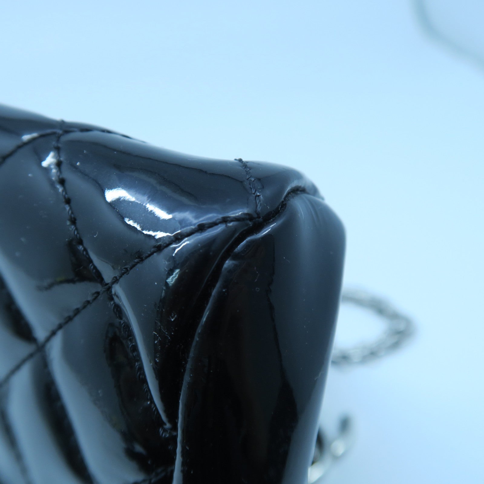 CHANEL diamond patent leather Chain Shoulder silver buckle chain shoulder bag black