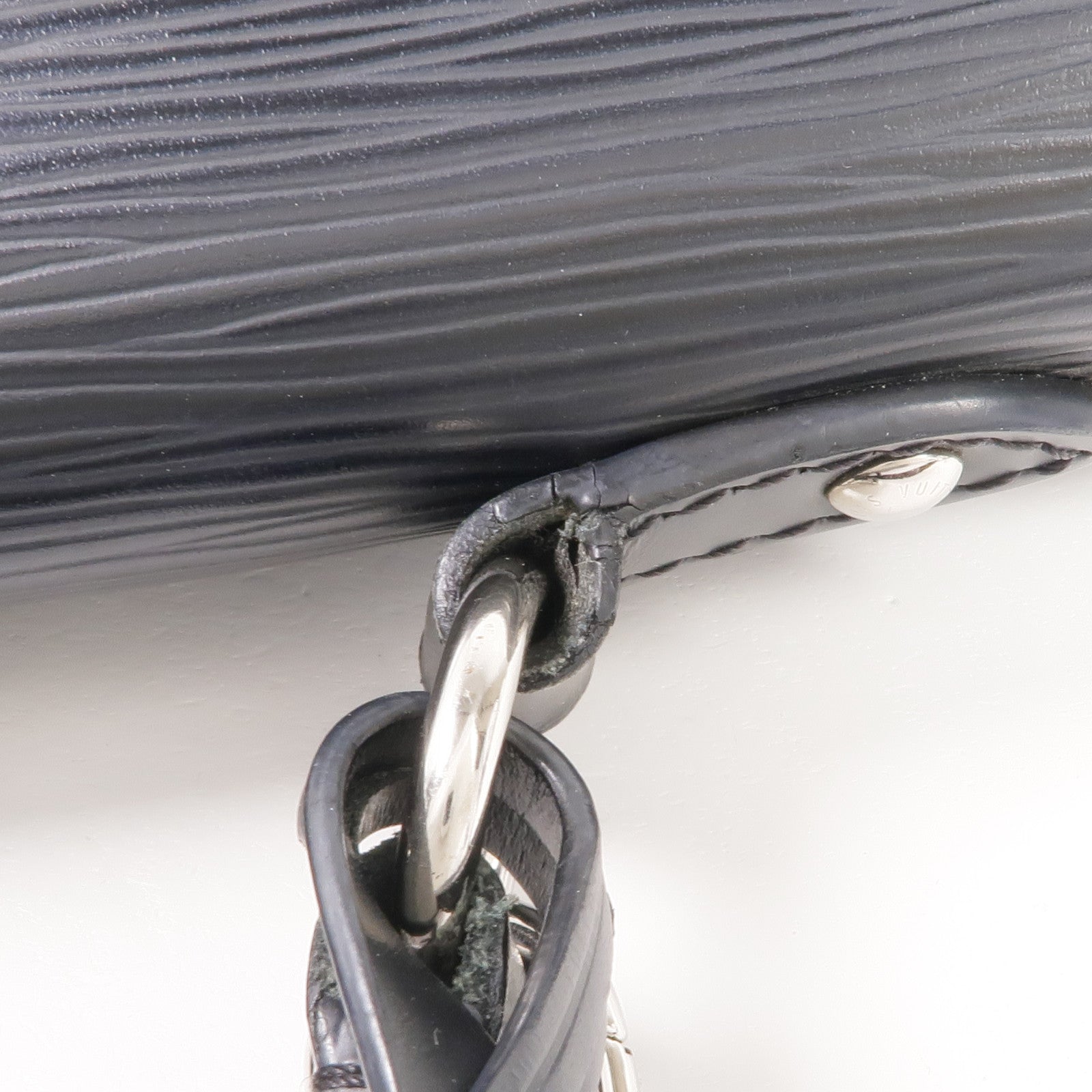 LOUIS VUITTON Epi Cluny MM銀扣手挽肩背兩用袋