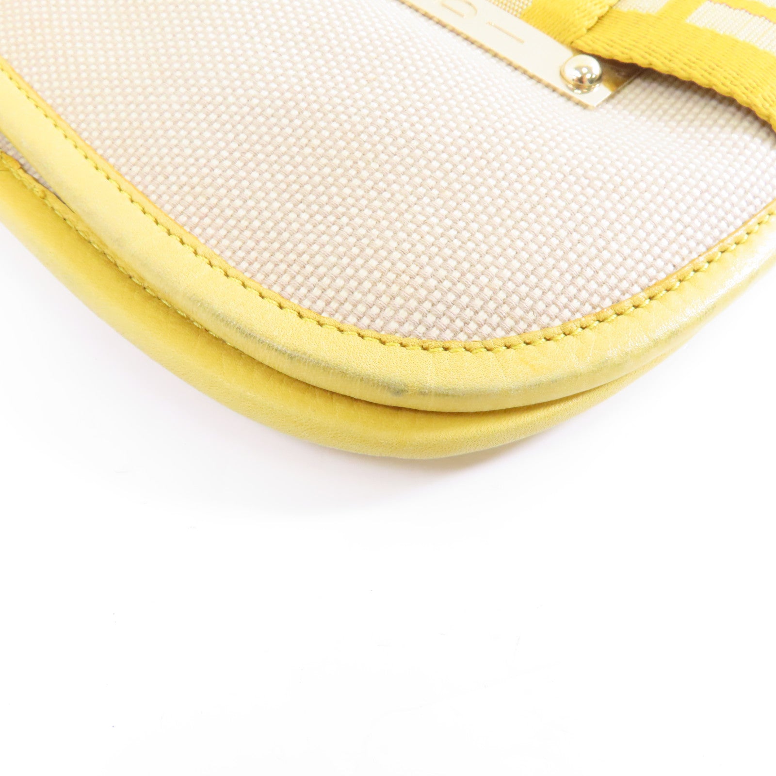 FENDI 帆布Shoulder Bag金扣肩背袋黃色
