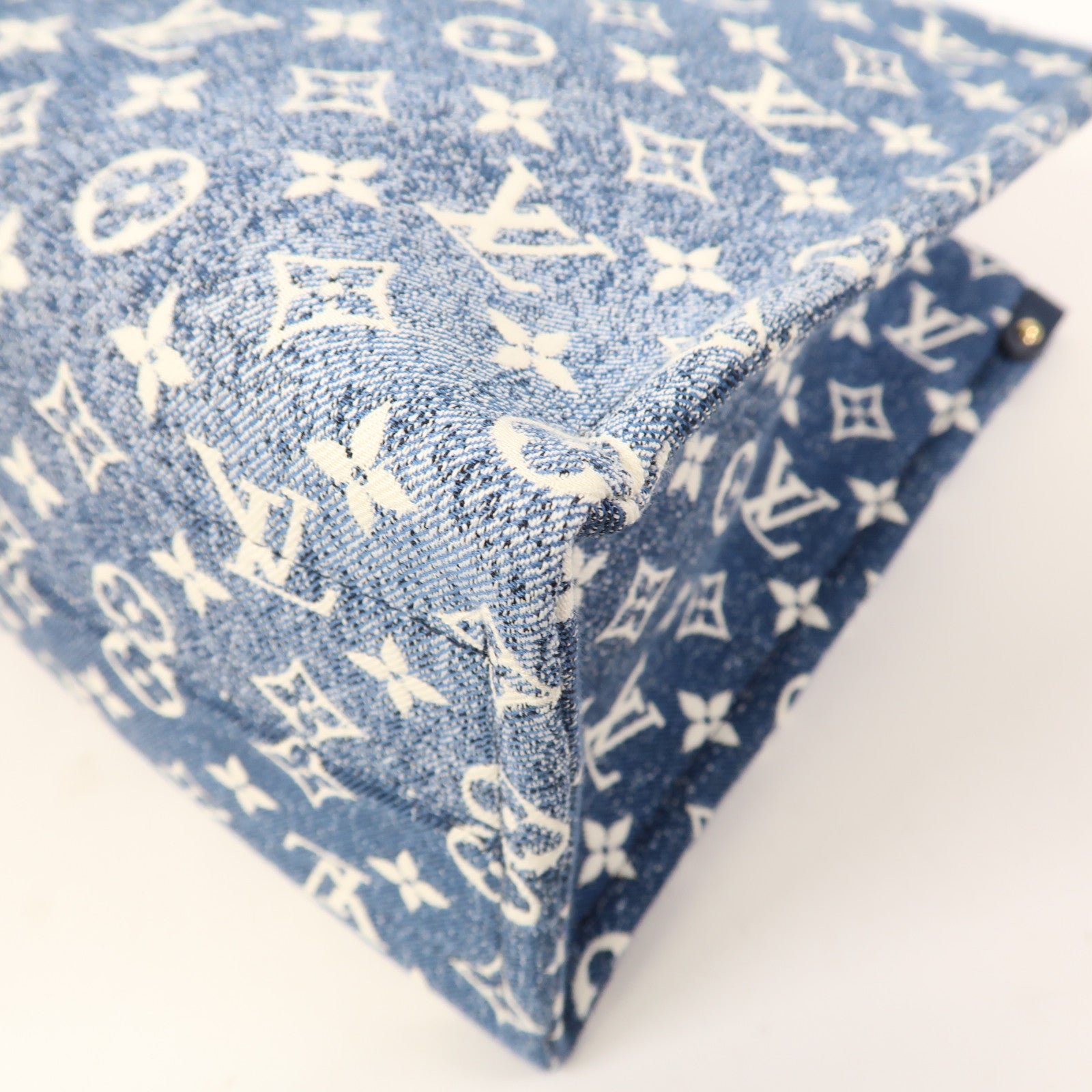 LOUIS VUITTON Monogram Denim OnTheGo MM金扣手挽肩背兩用袋藍色
