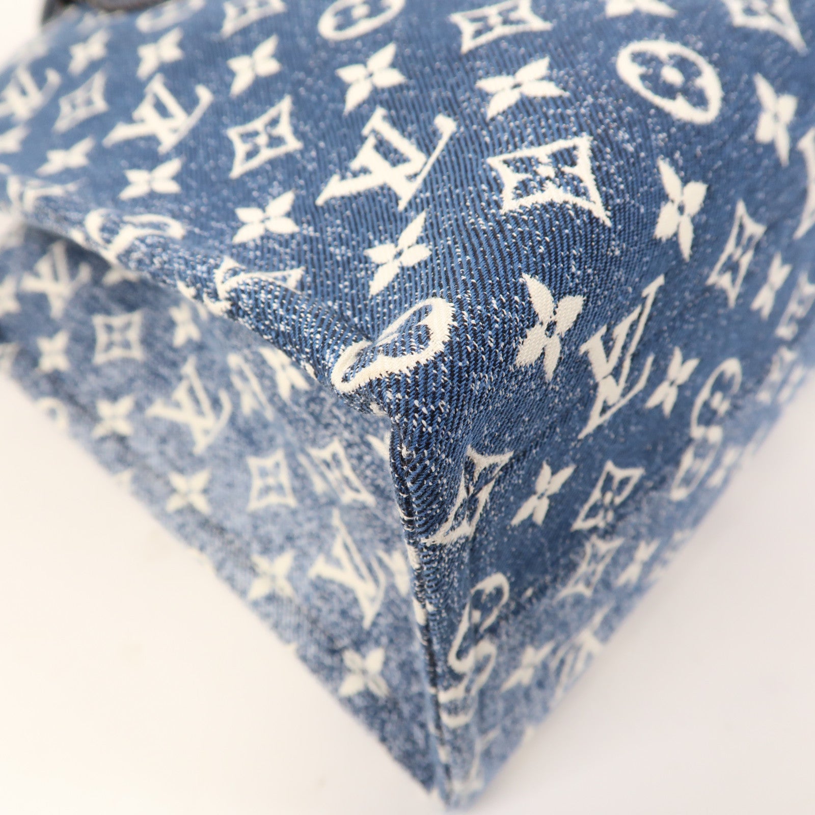 LOUIS VUITTON Monogram Denim OnTheGo MM金扣手挽肩背兩用袋藍色