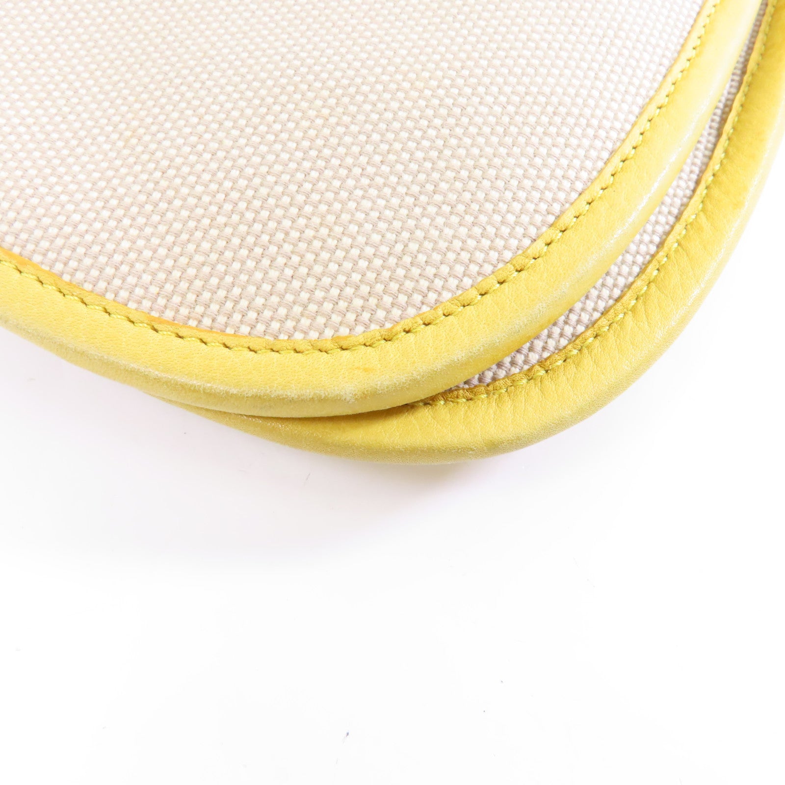 FENDI 帆布Shoulder Bag金扣肩背袋黃色