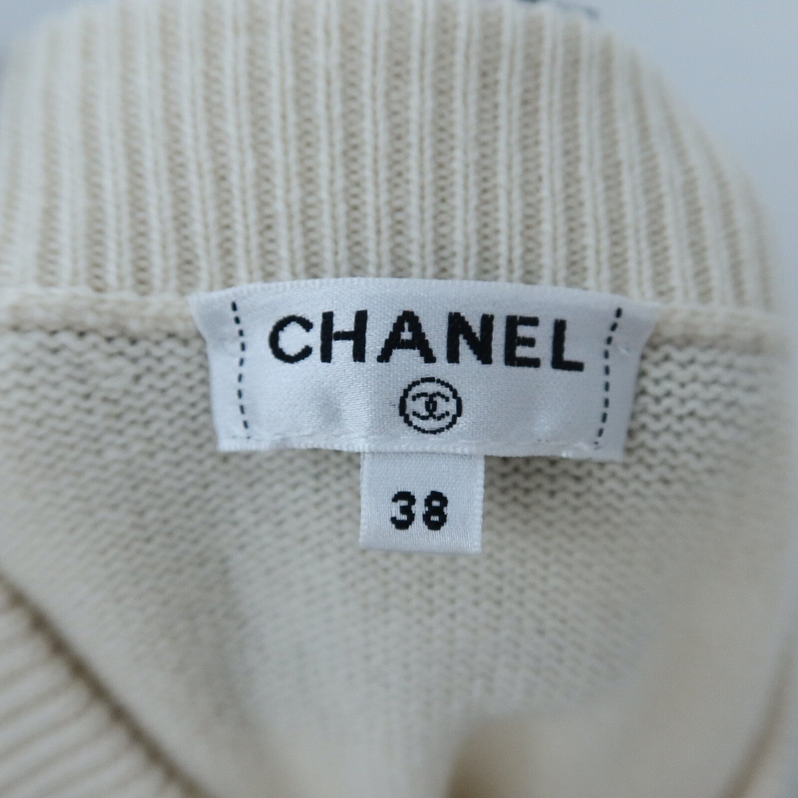CHANEL Cashmere Buttoned Knit Sweater針織
