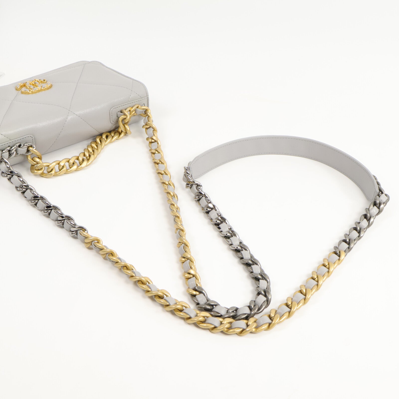 CHANEL 羊皮皮革WOC Wallet On Chain鏈帶肩背袋