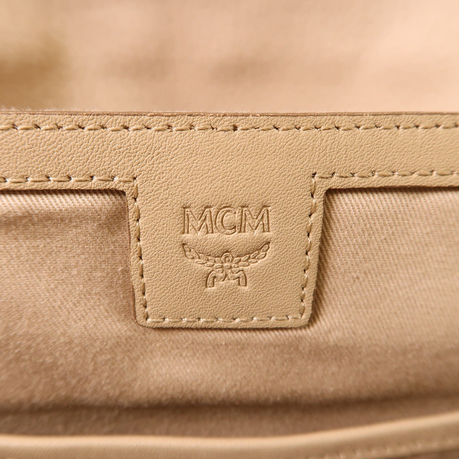MCM 塗層帆布Backpack銀扣背包