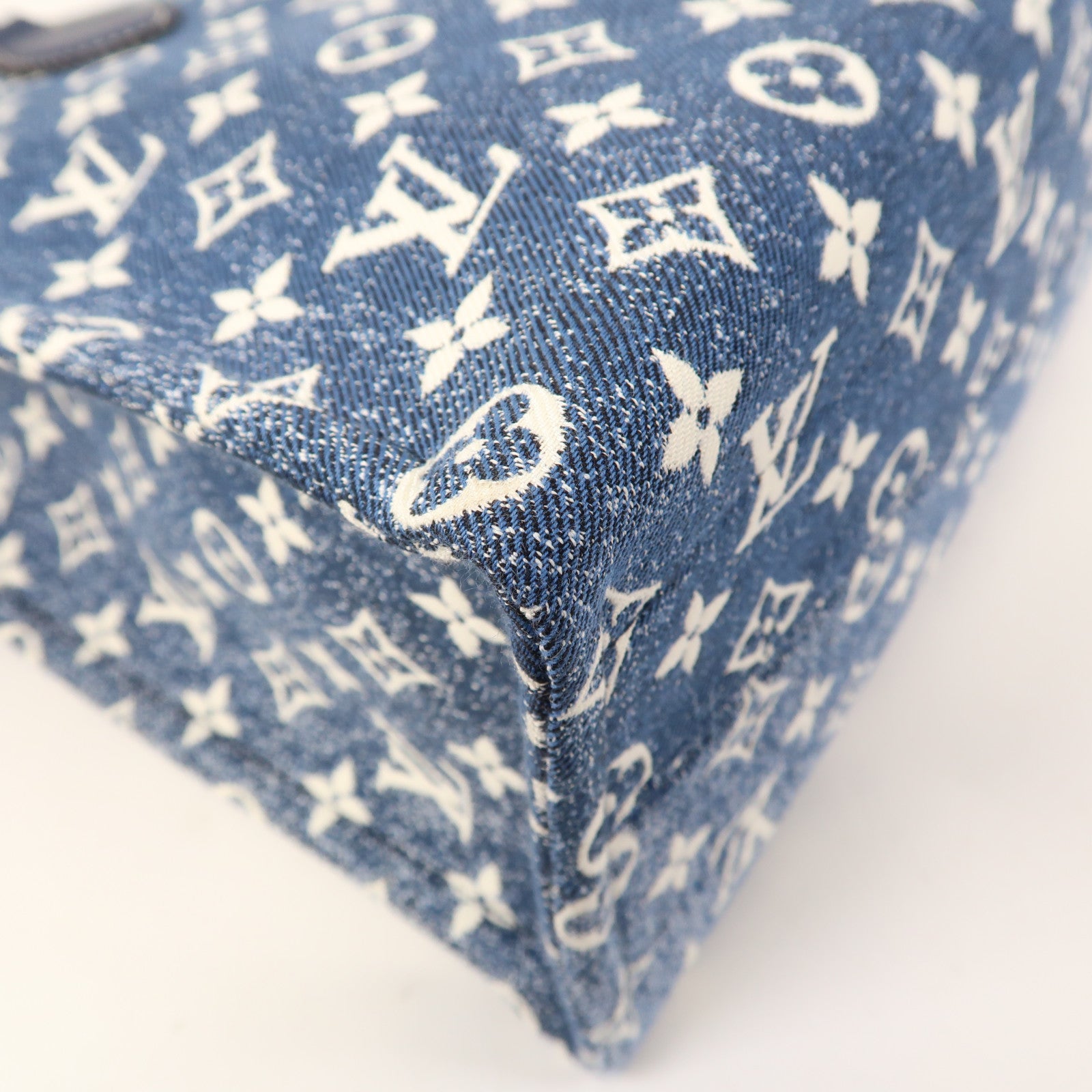 LOUIS VUITTON Monogram Denim OnTheGo MM金扣手挽肩背兩用袋藍色