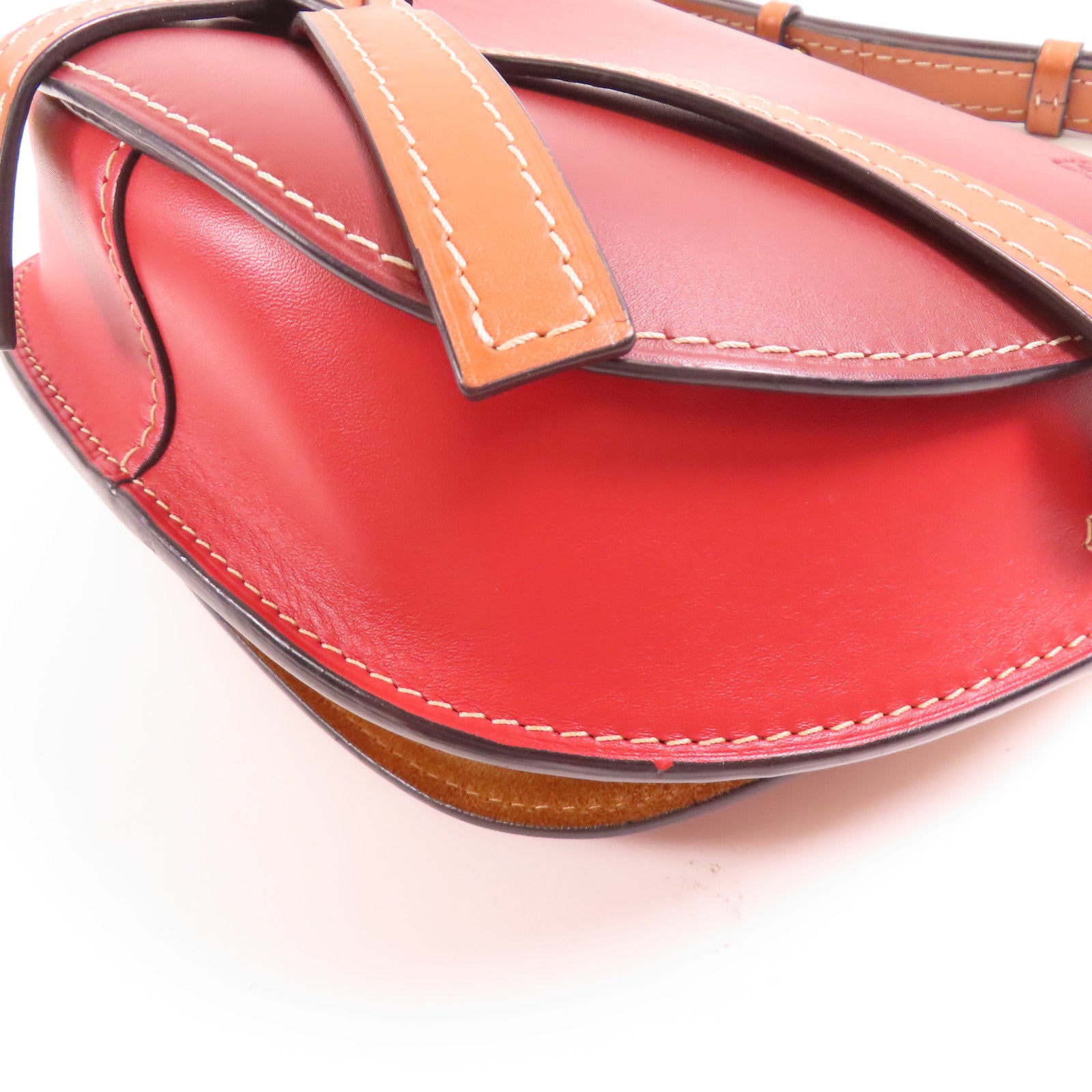 LOEWE 牛皮皮革Gate Bag金扣肩背袋