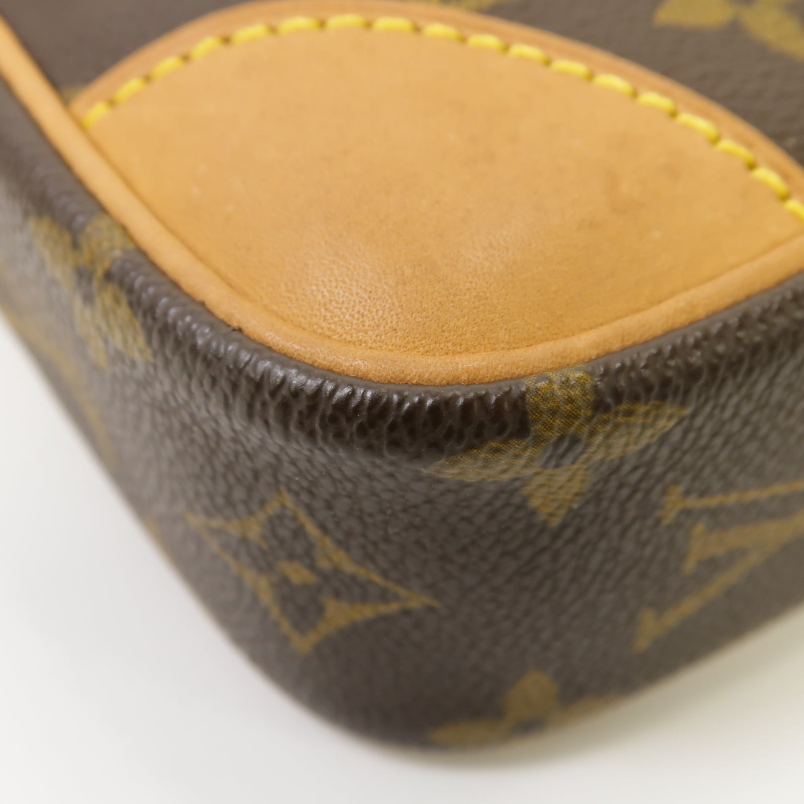 LOUIS VUITTON 【激減優惠】Monogram Danube金扣肩背袋棕色