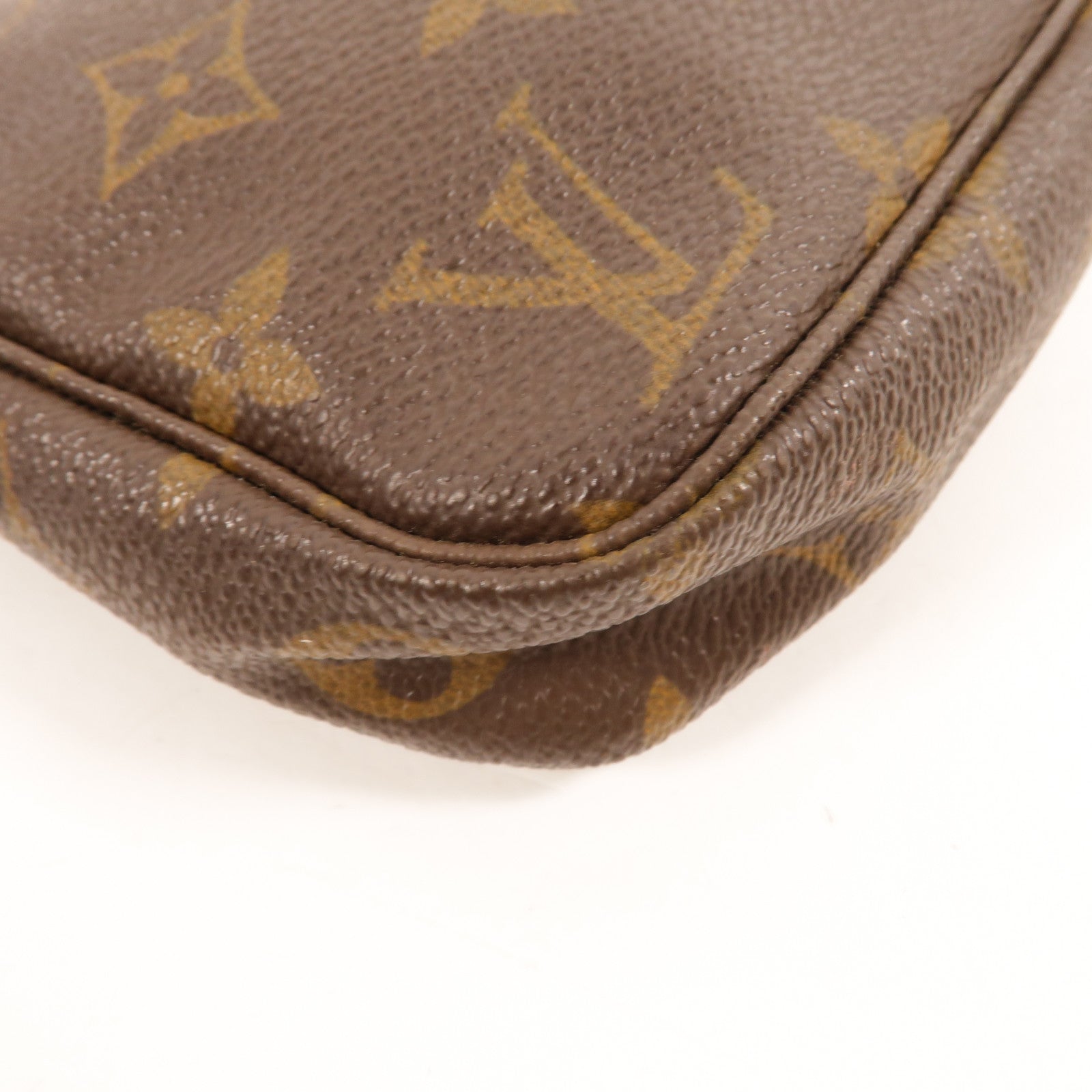 LOUIS VUITTON Monogram Pochette Accessoires金扣手挽袋棕色