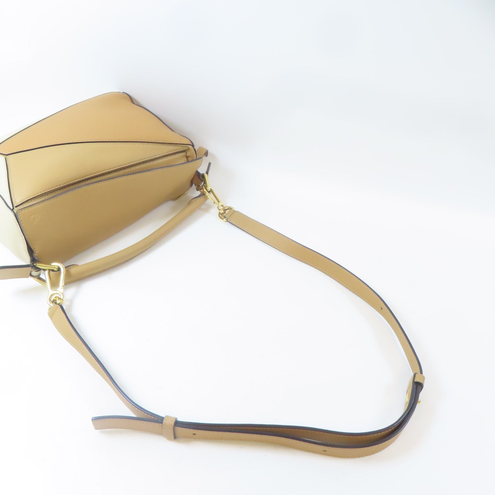LOEWE 牛皮皮革Puzzle金扣手挽肩背兩用袋啡色/米色