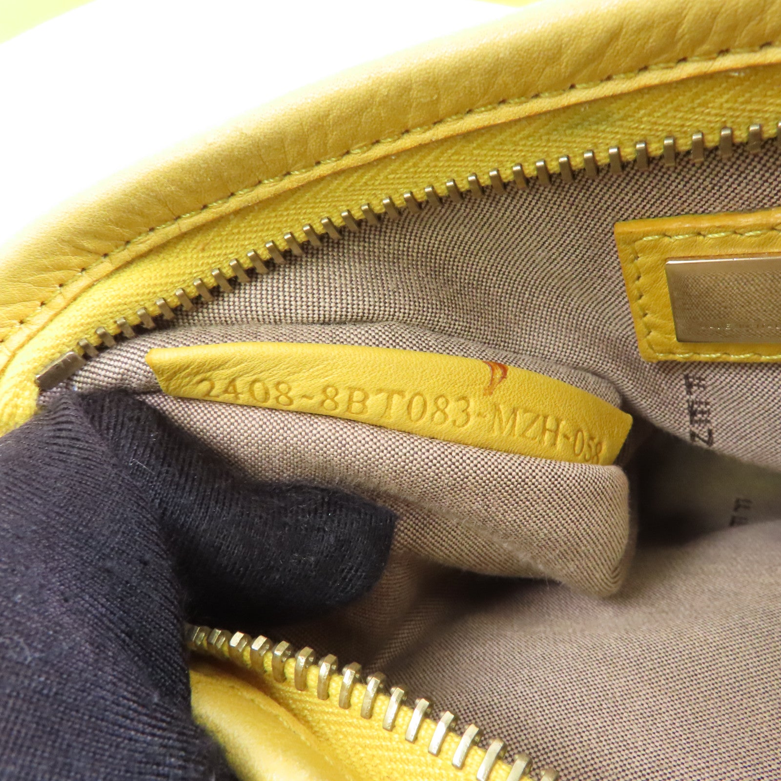 FENDI 帆布Shoulder Bag金扣肩背袋黃色