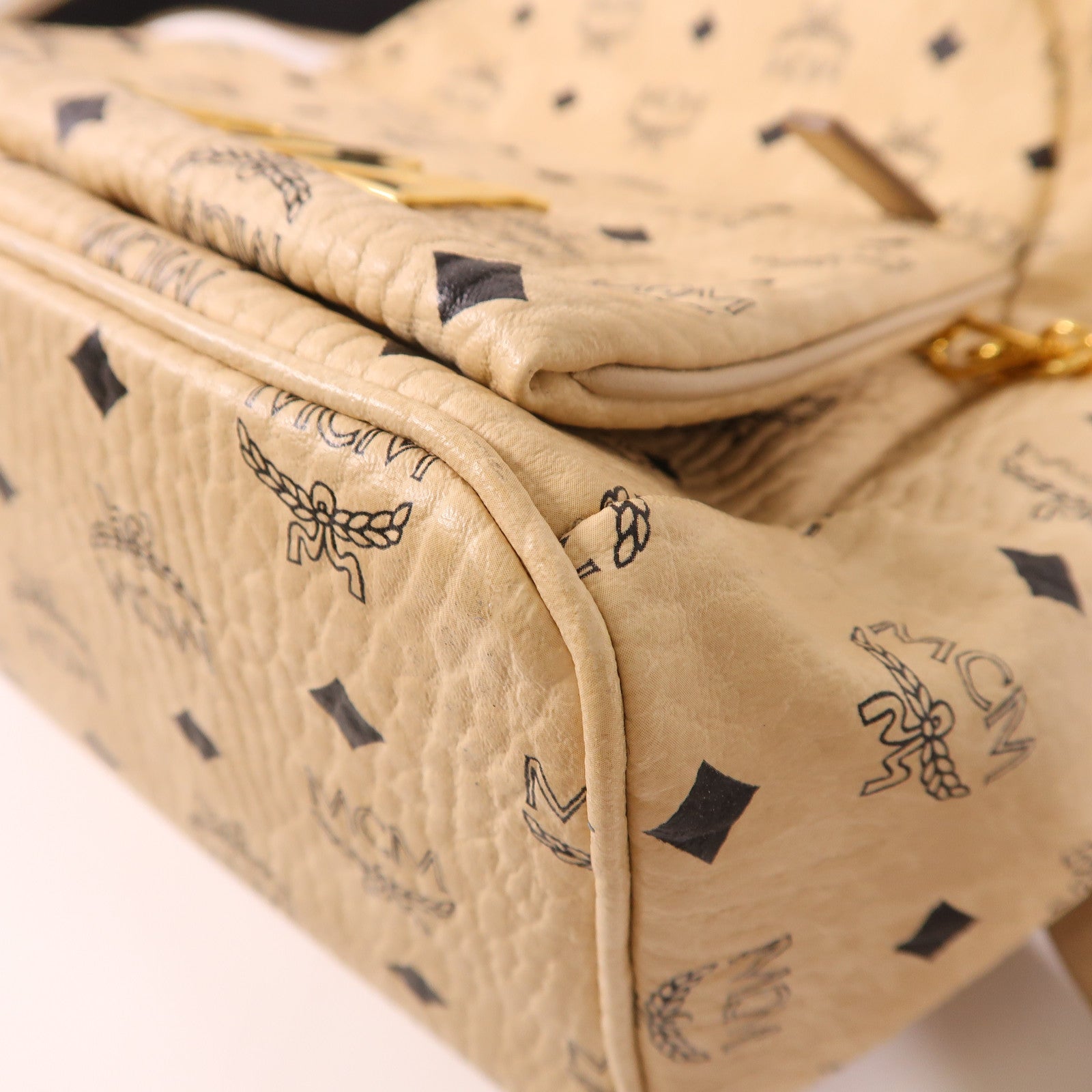 MCM 塗層帆布Backpack銀扣背包