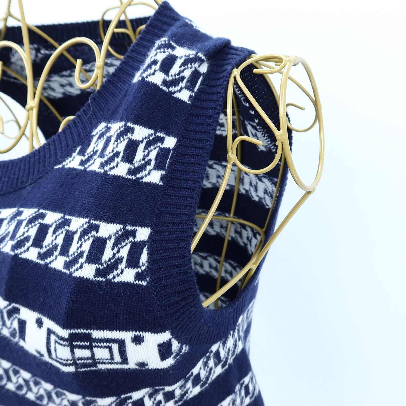 CHANEL Cashmere Chain Striped Vest針織