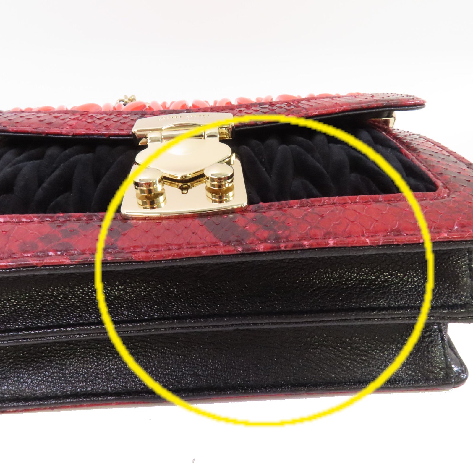 Miu Miu 【激減優惠】牛皮皮革/蛇皮皮革/天鵝絨/漆皮皮革Chain Shoulder Bag金扣鏈帶肩背袋紅色/黑色