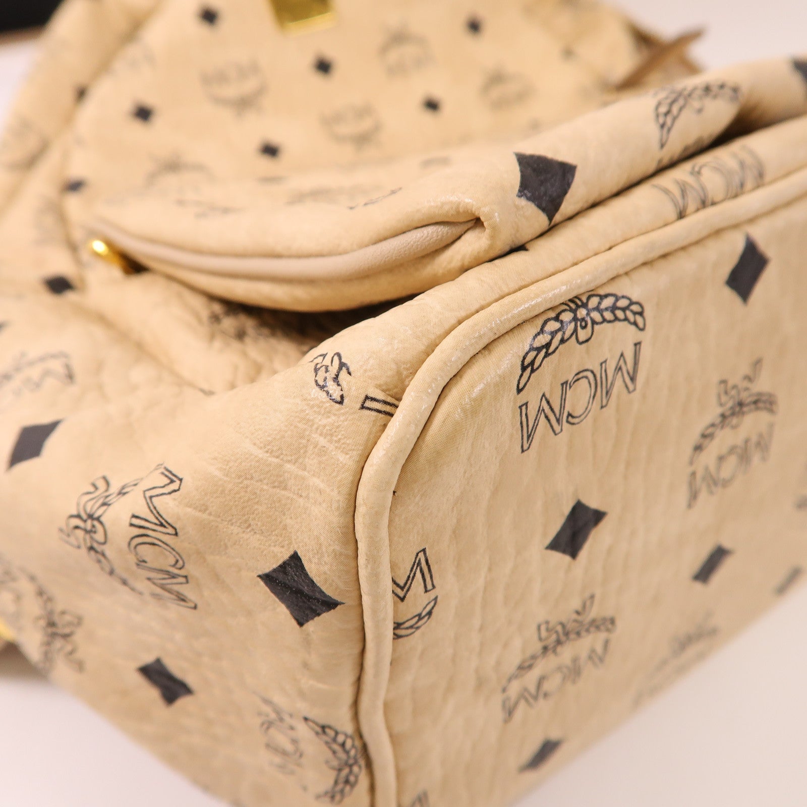 MCM 塗層帆布Backpack銀扣背包