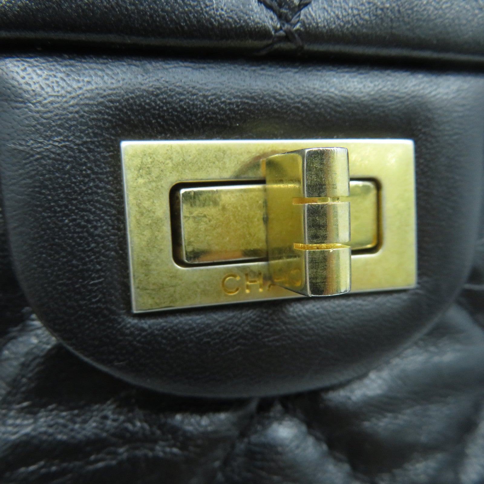 CHANEL 菱格牛皮皮革2.55金扣鏈帶肩背袋黑色