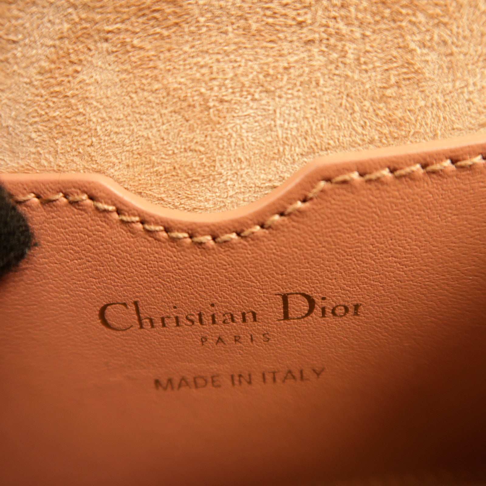 Dior 牛皮皮革Bobby金扣肩背袋