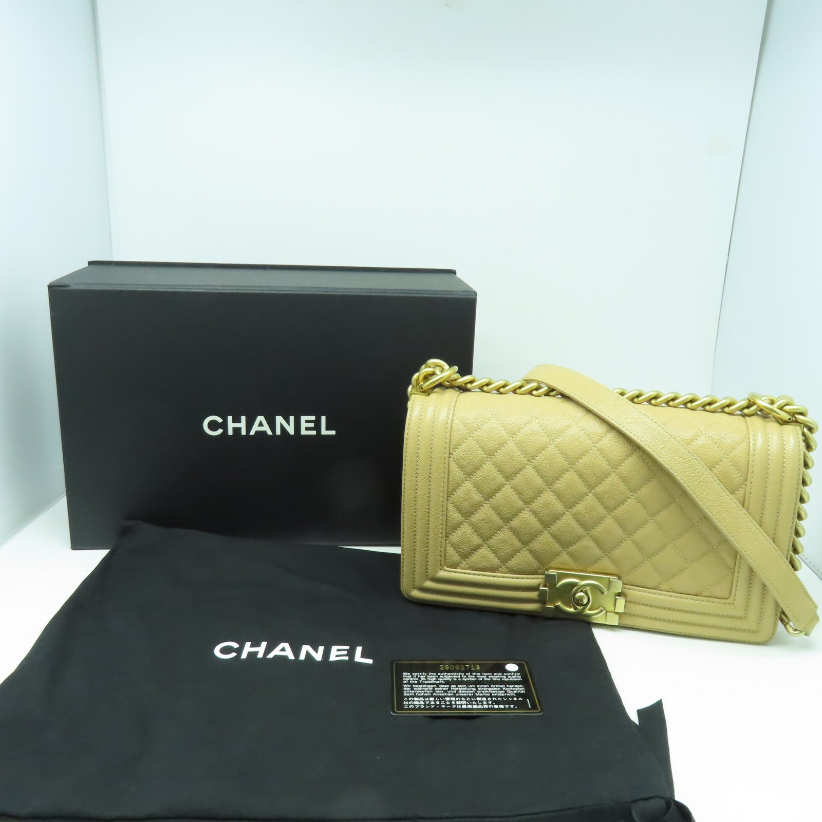 CHANEL 【清倉大減價】菱格Caviar皮革Boy Chanel 25cm金扣肩背袋米色