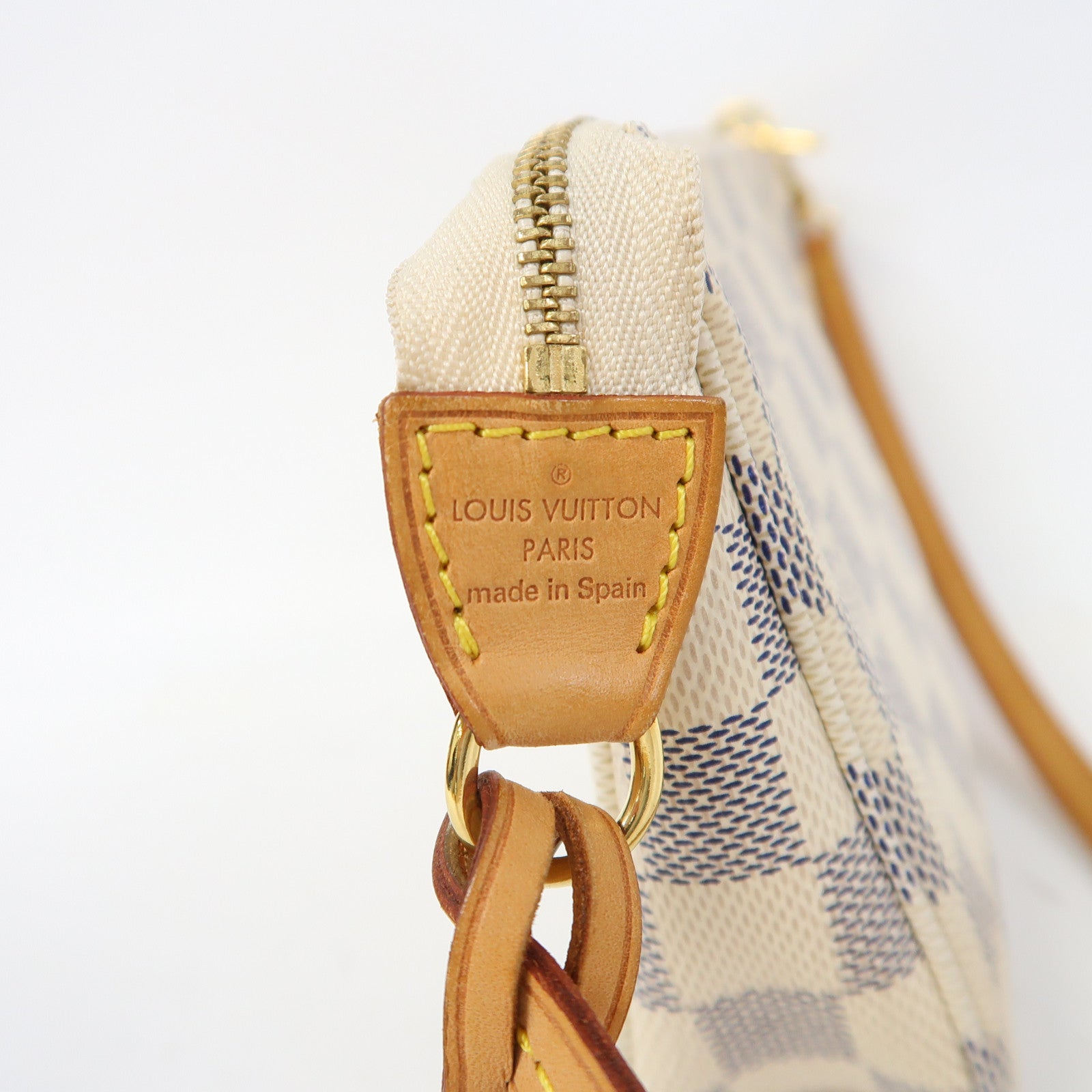 LOUIS VUITTON Damier Azur Pochette Accessories金扣手挽袋米白色