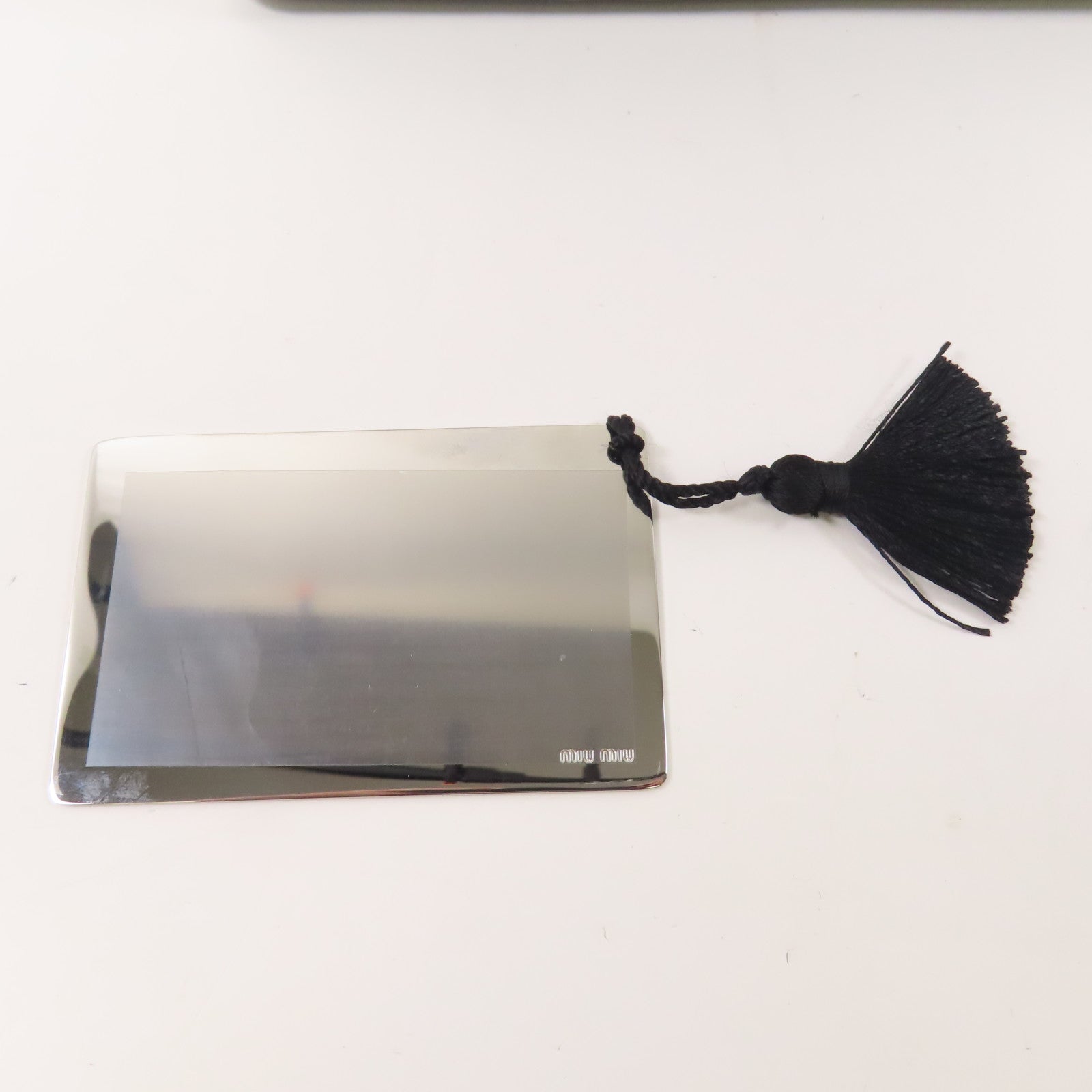 Miu Miu 羊皮皮革Shoulder Bag金扣鏈帶肩背袋灰色