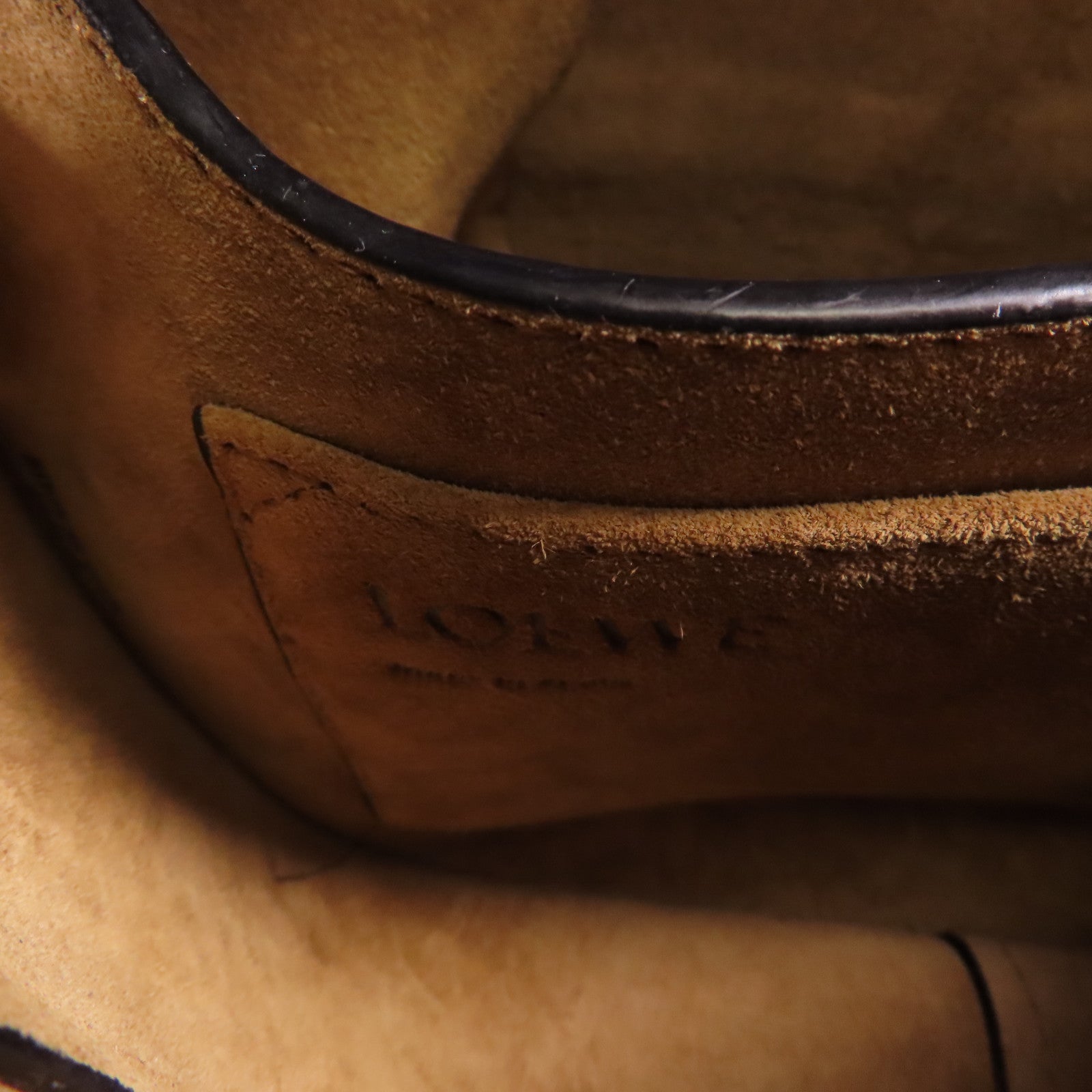 LOEWE 牛皮皮革Gate Bag金扣肩背袋