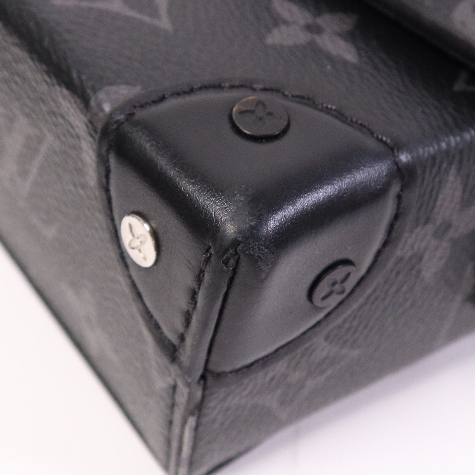 LOUIS VUITTON Monogram Eclipse Steamer Wearable Wallet肩背袋