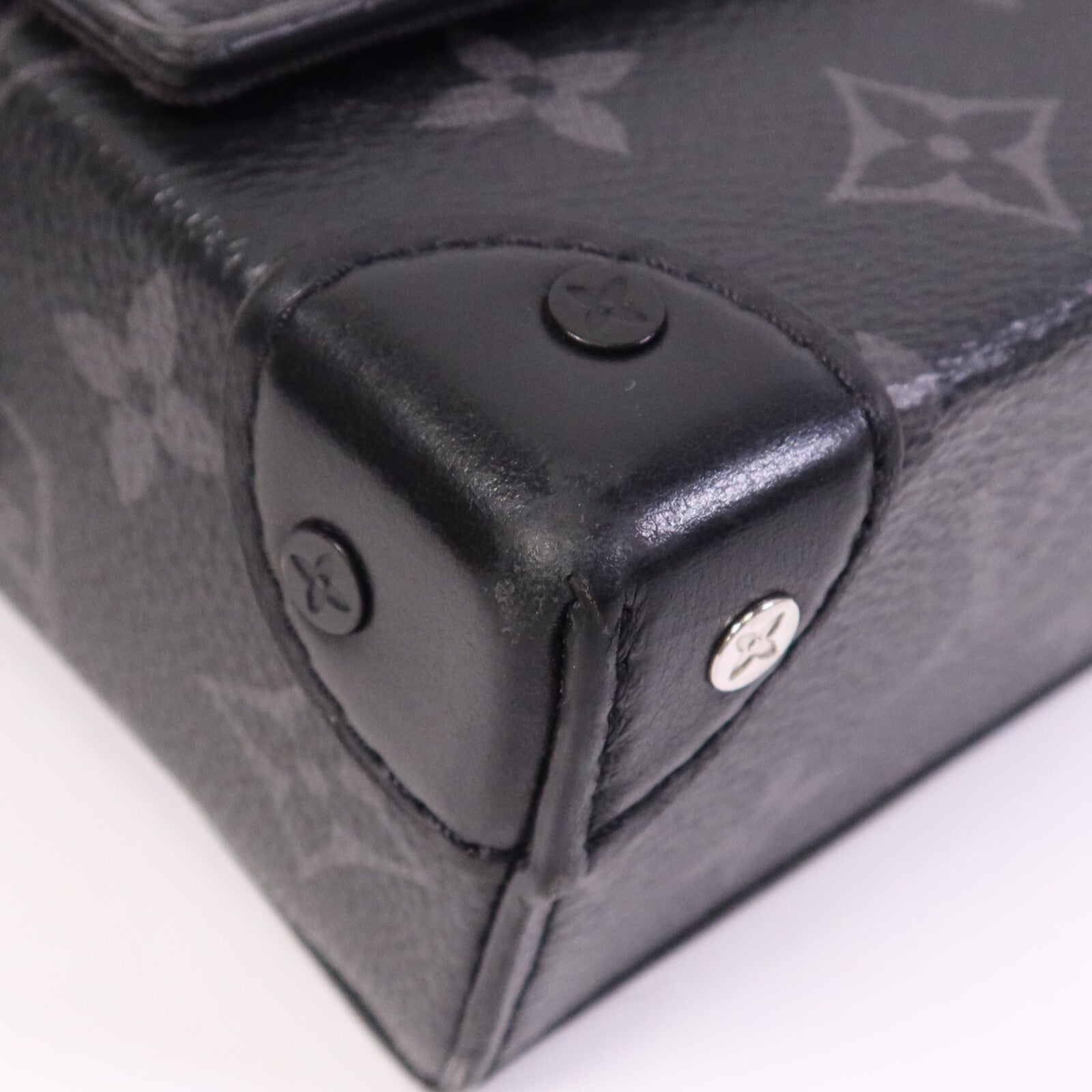 LOUIS VUITTON Monogram Eclipse Steamer Wearable Wallet肩背袋