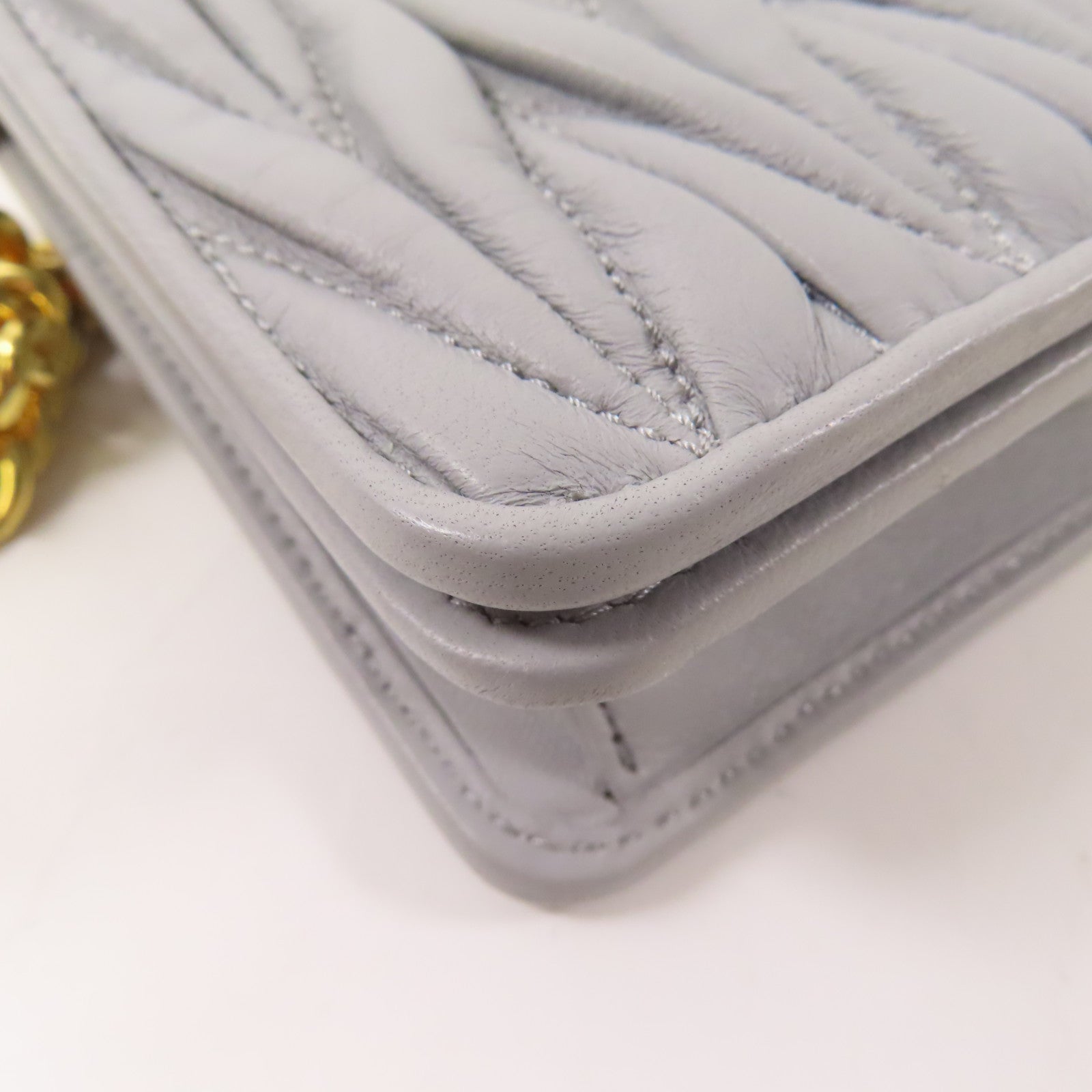 Miu Miu 羊皮皮革Shoulder Bag金扣鏈帶肩背袋灰色