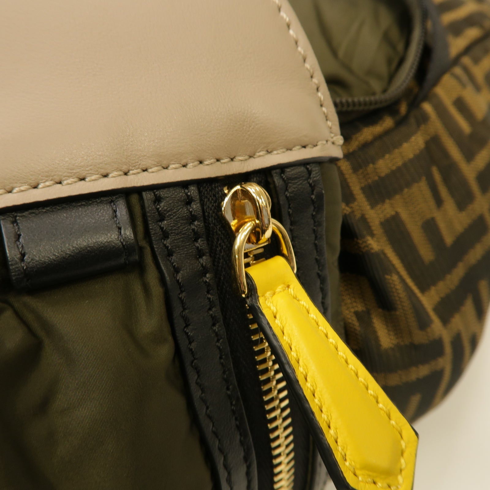 FENDI 【均一特價】尼龍Backpack金扣背包啡色/深綠色