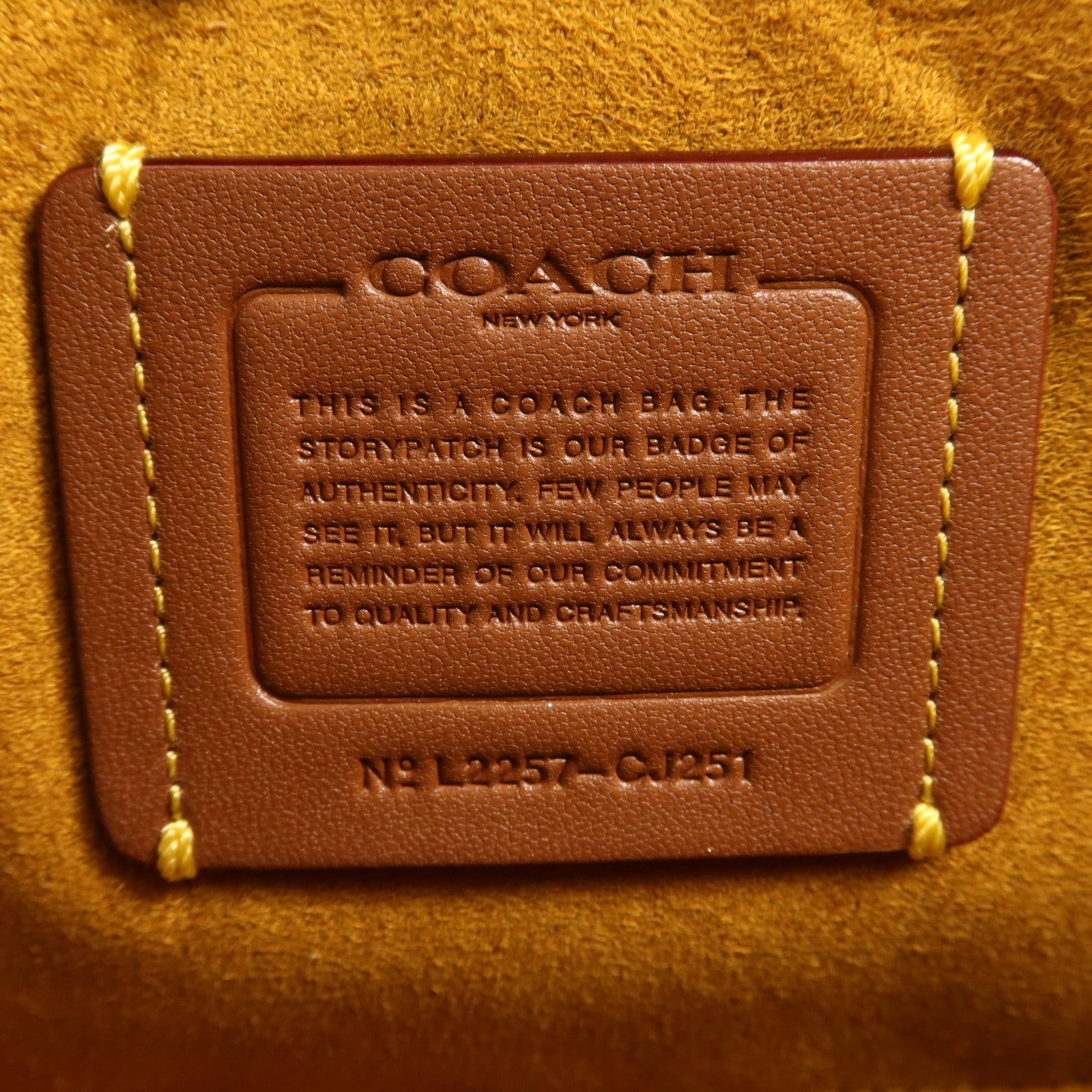 COACH 牛皮皮革Shoulder Bag金扣肩背袋