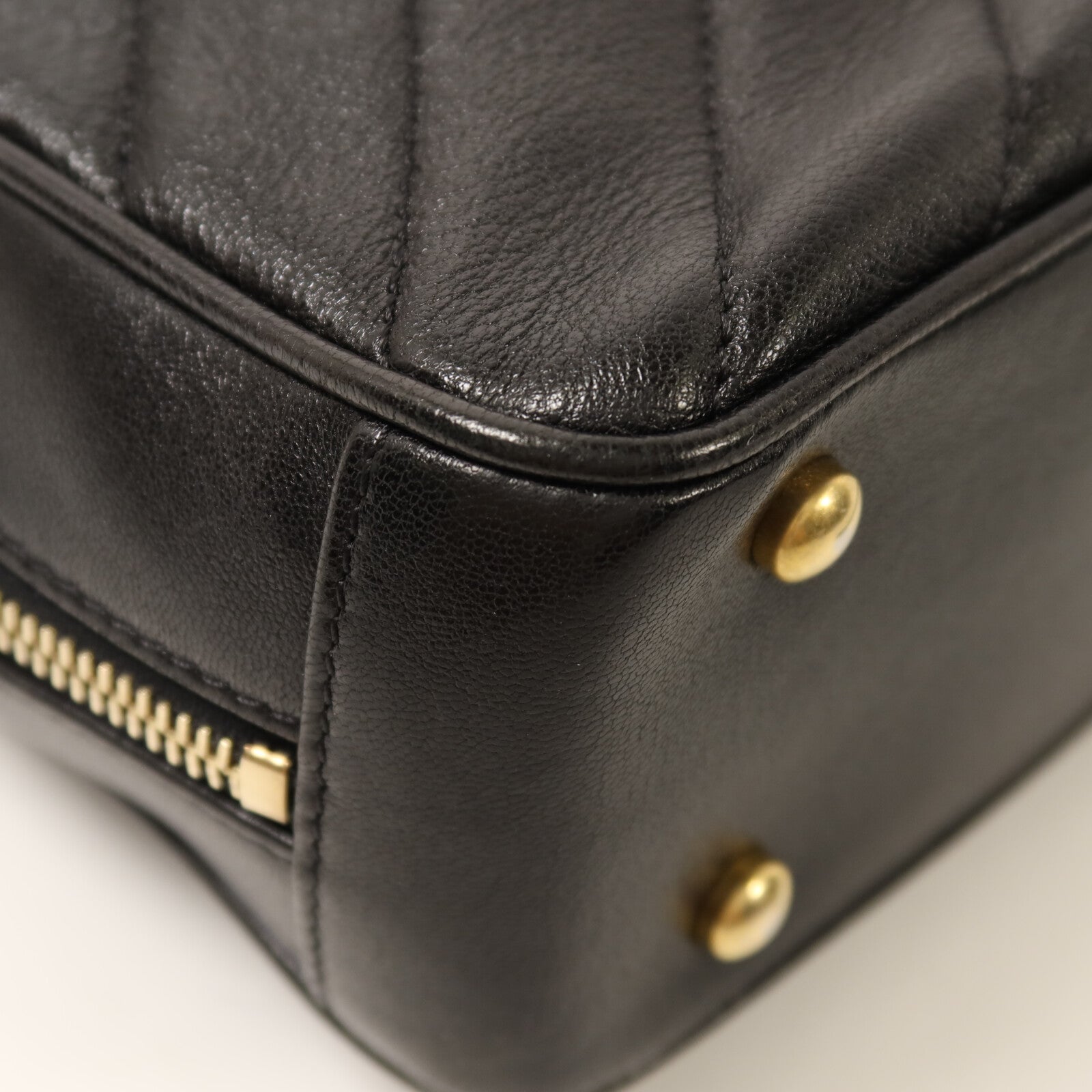 CHANEL 牛皮皮革Chain Shoulder金扣鏈帶肩背袋