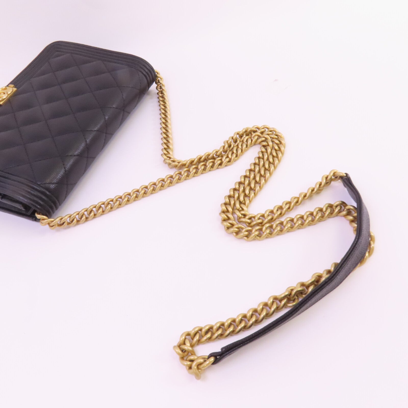 CHANEL 牛皮皮革Boy WOC Wallet On Chain金扣鏈帶肩背袋