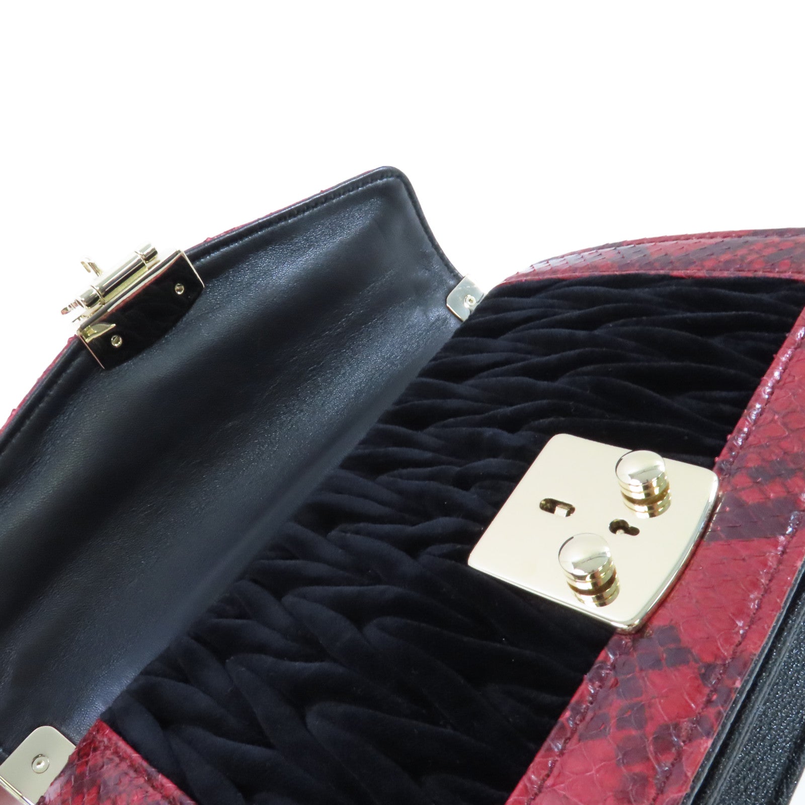 Miu Miu 【激減優惠】牛皮皮革/蛇皮皮革/天鵝絨/漆皮皮革Chain Shoulder Bag金扣鏈帶肩背袋紅色/黑色