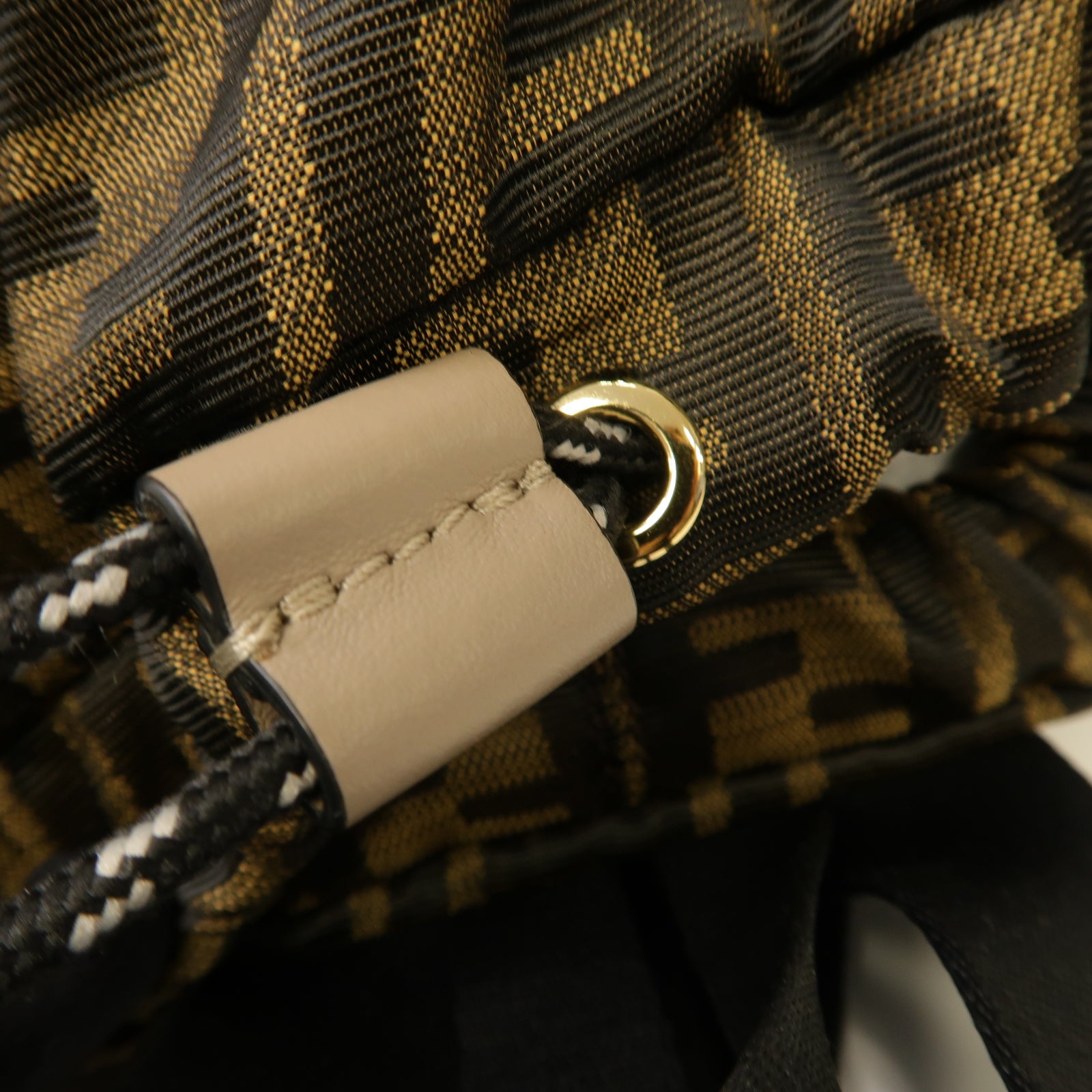 FENDI 【均一特價】尼龍Backpack金扣背包啡色/深綠色